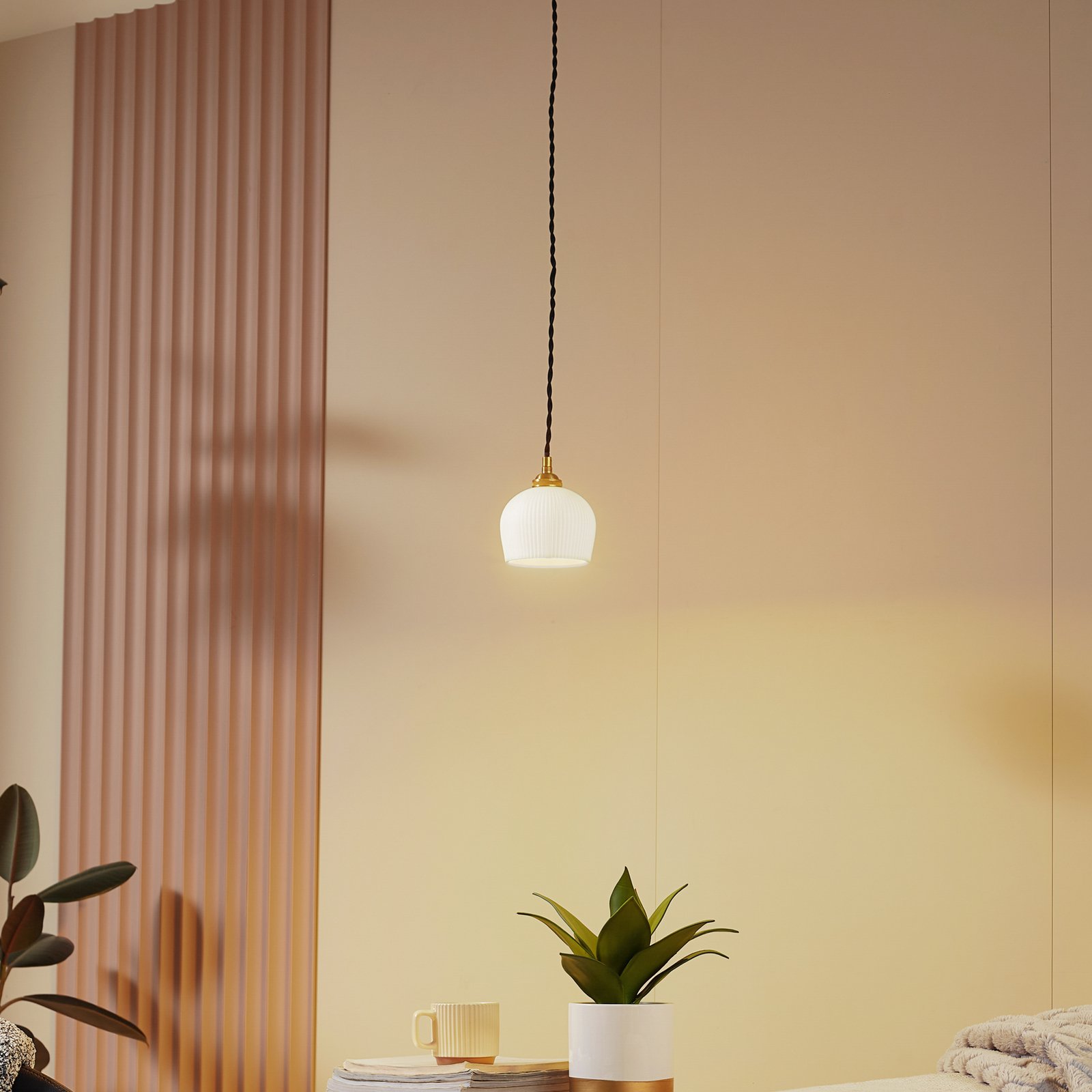 Lindby pendant light Nolane, Ø 11 cm, ceramic, white/brass