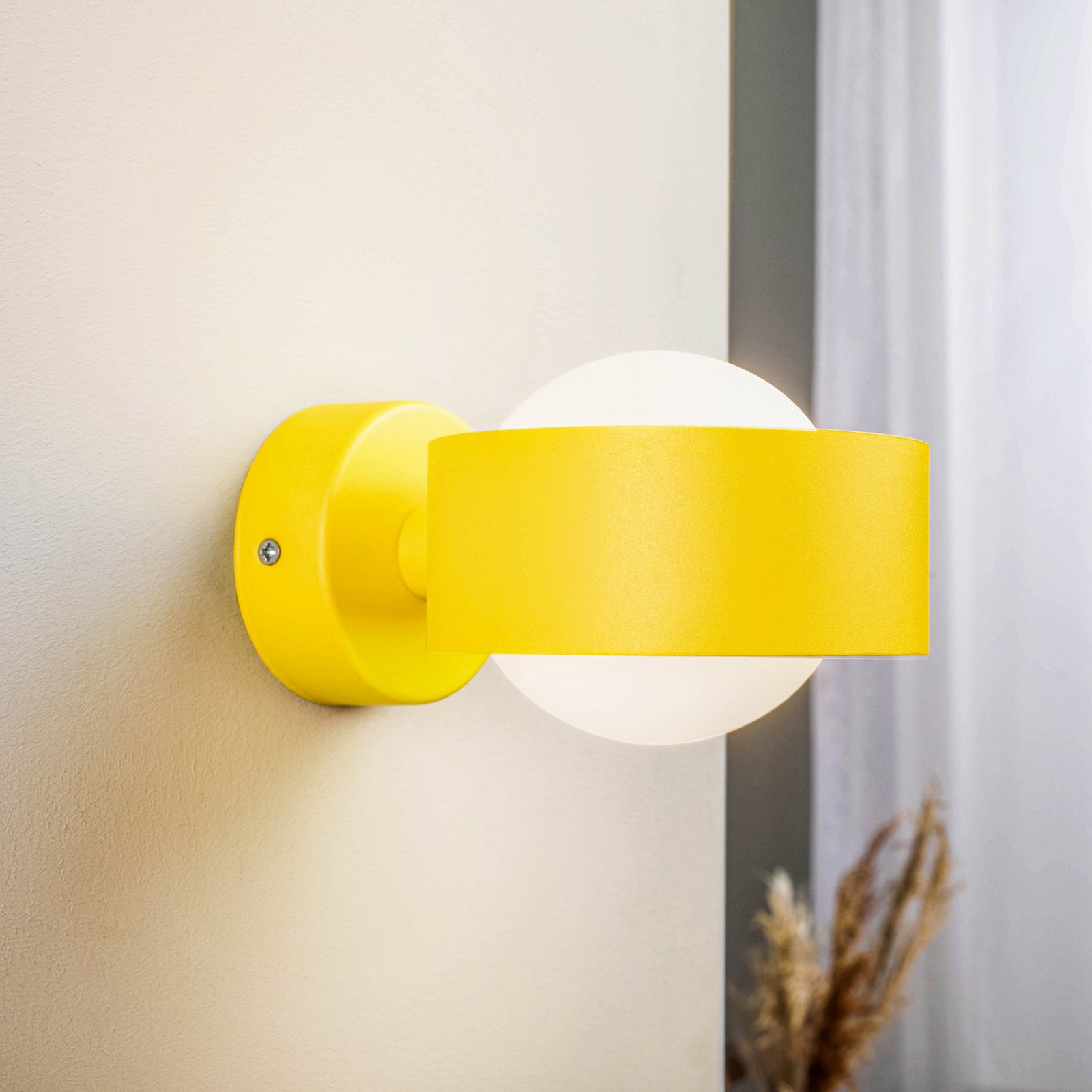 Mado wall light, steel, yellow, one-bulb