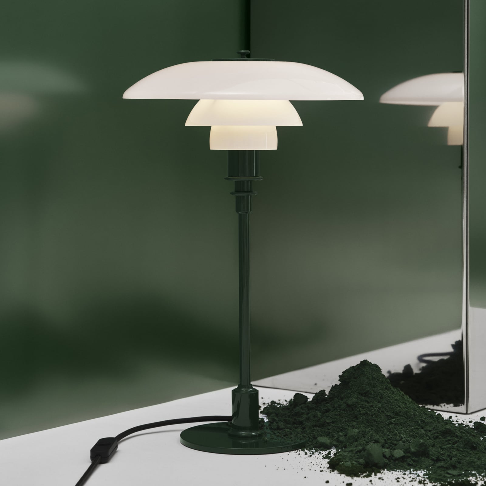 Louis Poulsen galda lampa PH 3/2, tumši zaļa, Ø 28 cm
