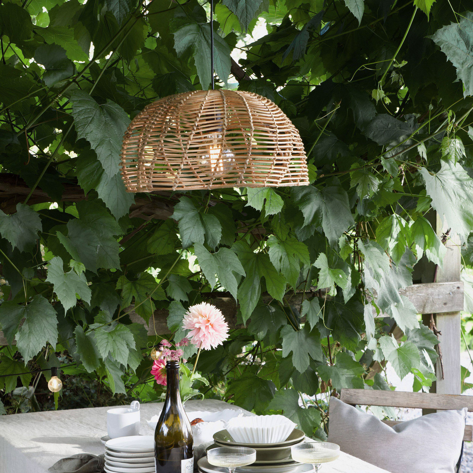 Suspension d'extérieur Mayla, rotin naturel, Ø 43 cm, fiche IP44 Suspension d'extérieur Mayla, rotin naturel, Ø 43 cm, fiche IP44