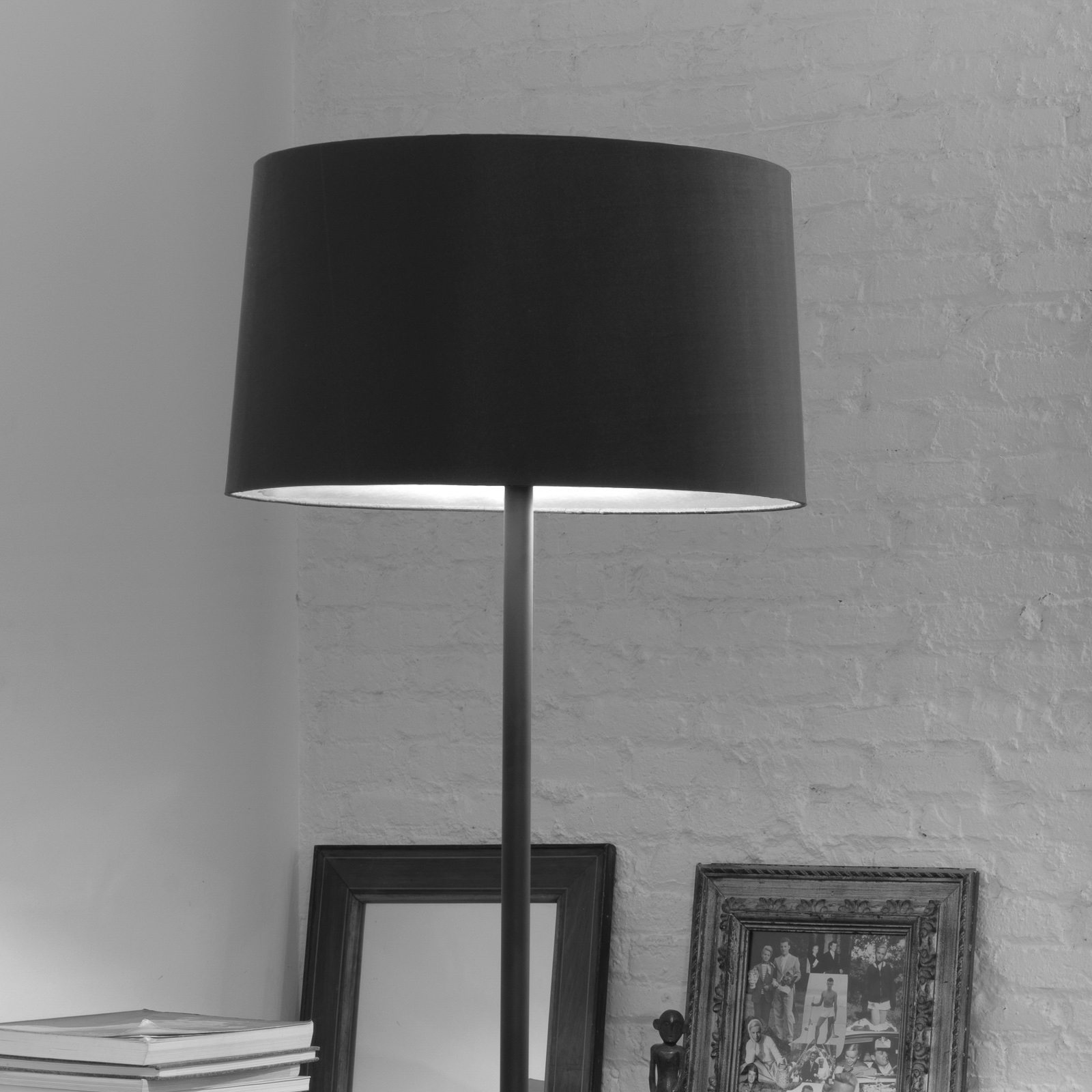 LEDS-C4 Dvoranska podna lampa s tekstilnim sjenilom, crna