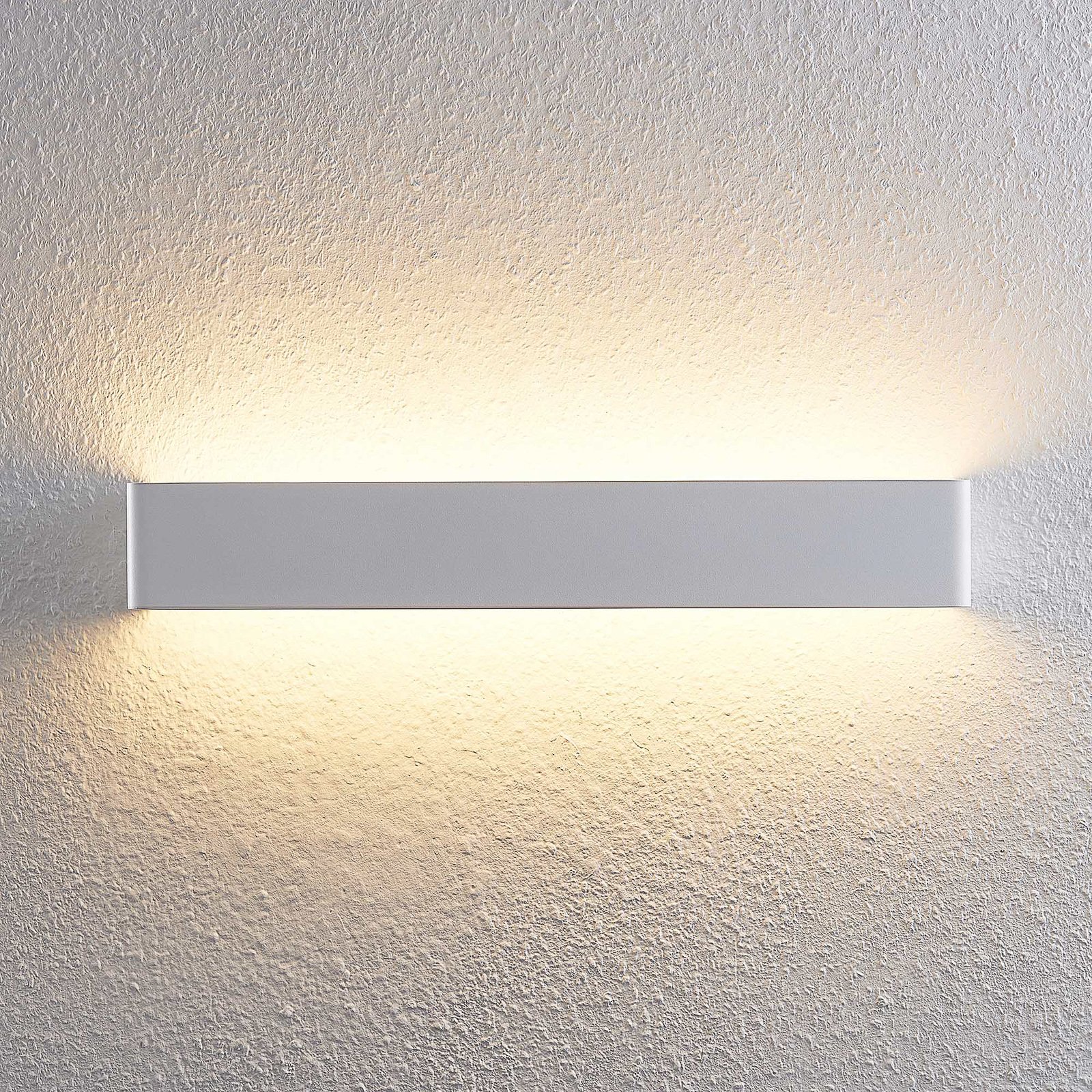 Arcchio Karam LED-vegglampe, 53 cm, hvit