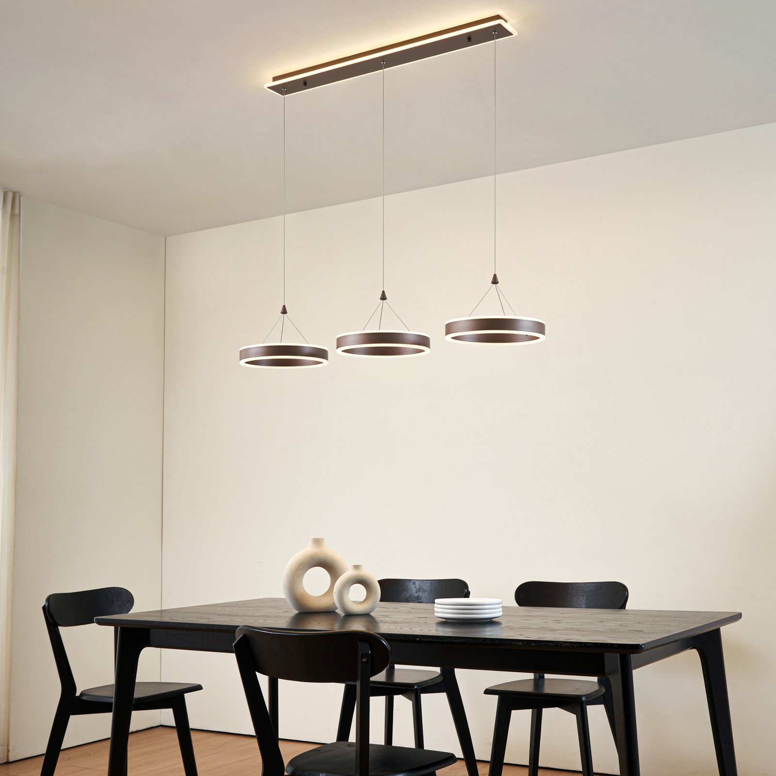 Lucande LED hanglamp Kolo, 114 cm, 3-lamps, bruin, dimbaar Lucande LED hanglamp Kolo, 114 cm, 3-lamps, bruin, dimbaar