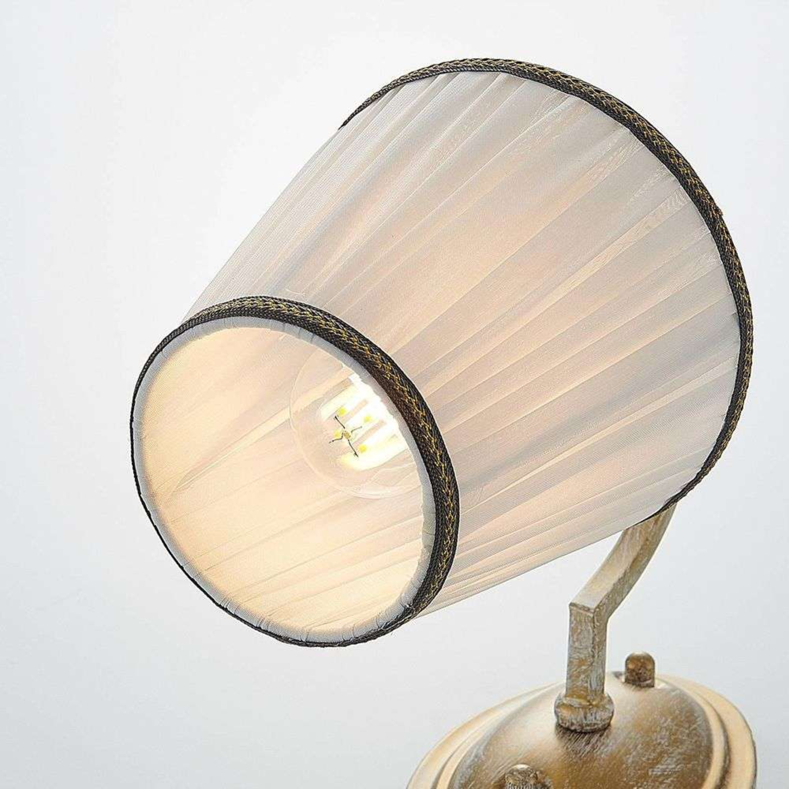 Lumiel Wall Lamp Antique Brass/Cream - Lindby