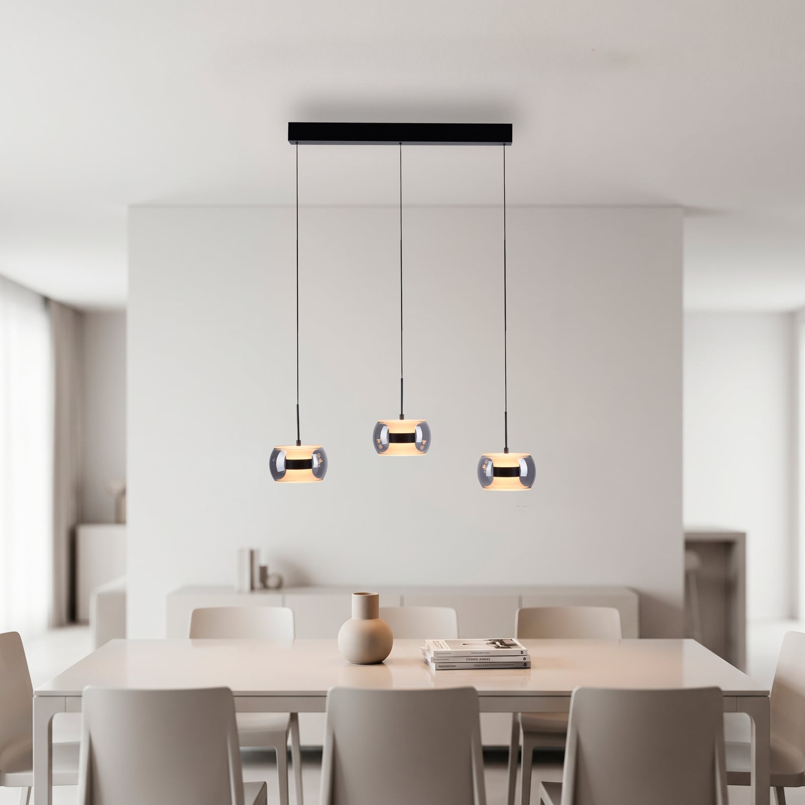 LED piekaramā lampa „Fumea“, garums 71 cm, melna/dūmu krāsā, stikls, CCT, 3 LED piekaramā lampa „Fumea“, garums 71 cm, melna/dūmu krāsā, stikls, CCT, 3