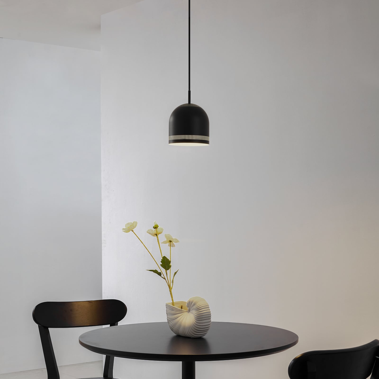 Oura hengelampe, Ø 15 cm, svart, jern, E27 - Nola