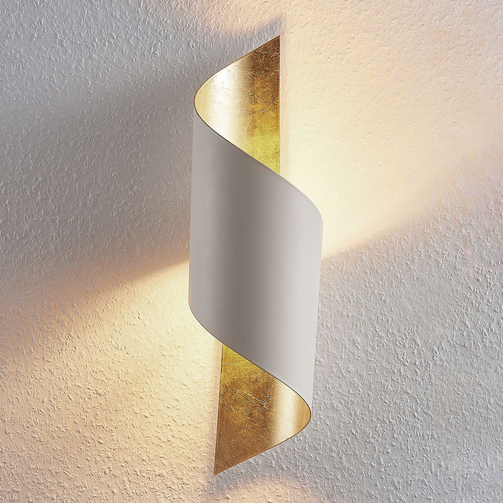 Metalowa lampa ścienna Vanni, biała-złota