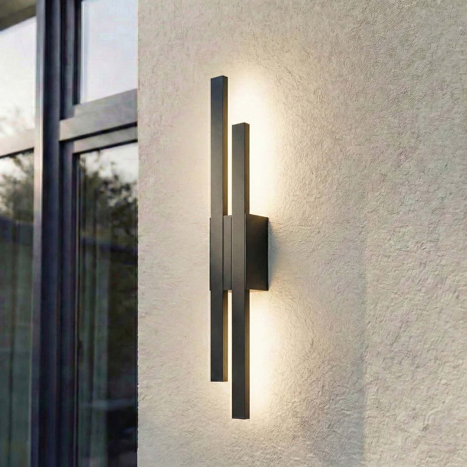 Lindby LED zunanja stenska svetilka Sakari, črna, aluminij, višina 59 cm