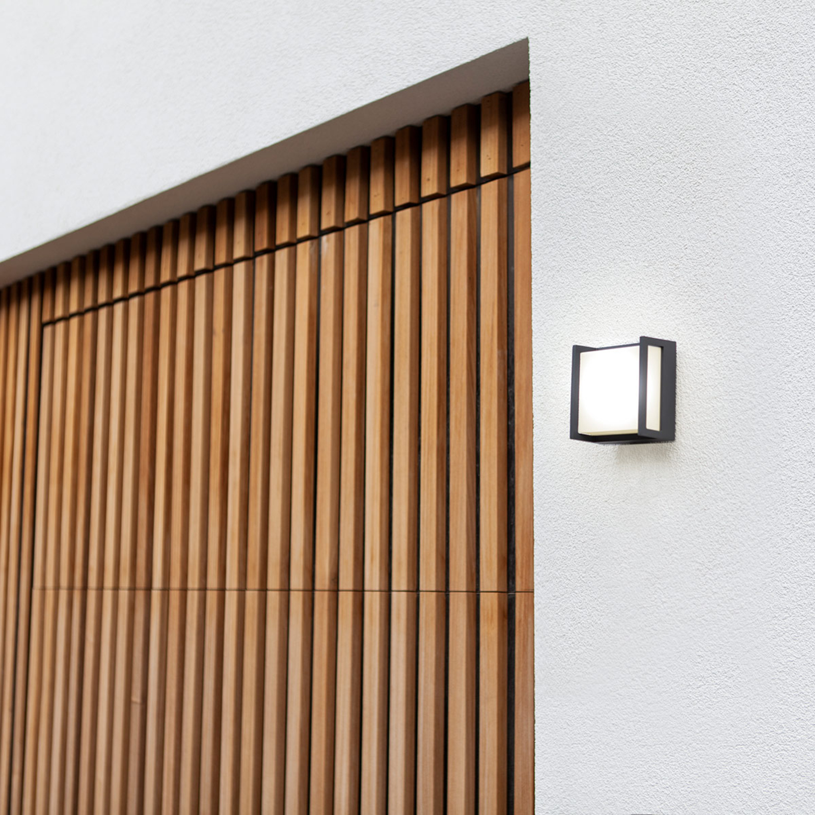 Qubo LED outdoor wall light, 14 cm x 14 cm