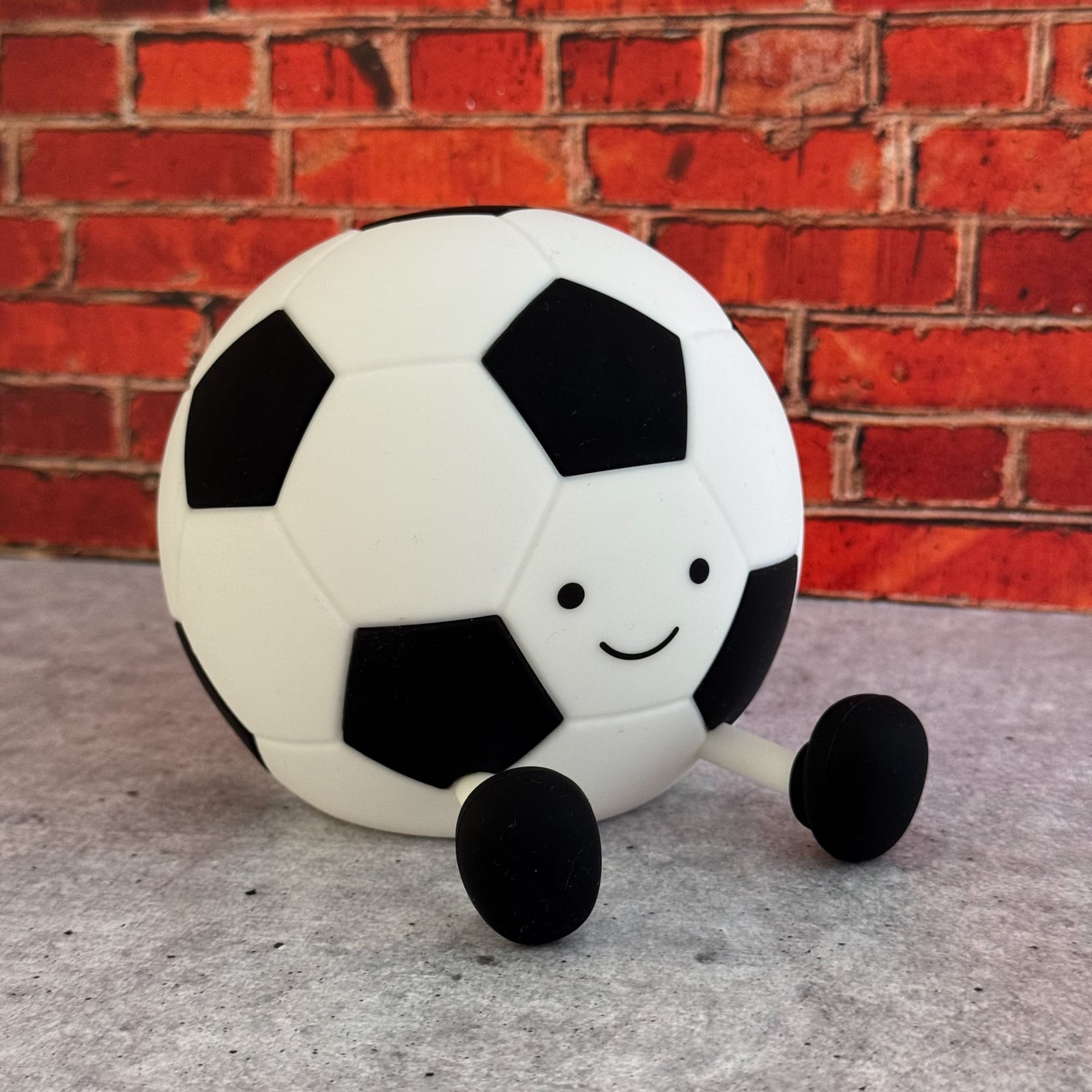LED-Akkulampe Fußball Kalle, weiß-schwarz, Länge 14 cm LED-Akkulampe Fußball Kalle, weiß-schwarz, Länge 14 cm