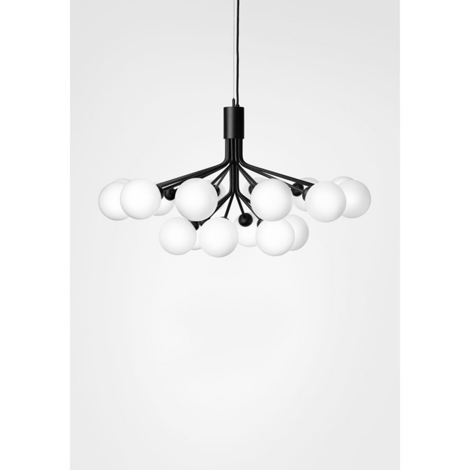 Apiales 18 Candelabru Satin Black/Opal White - Nuura