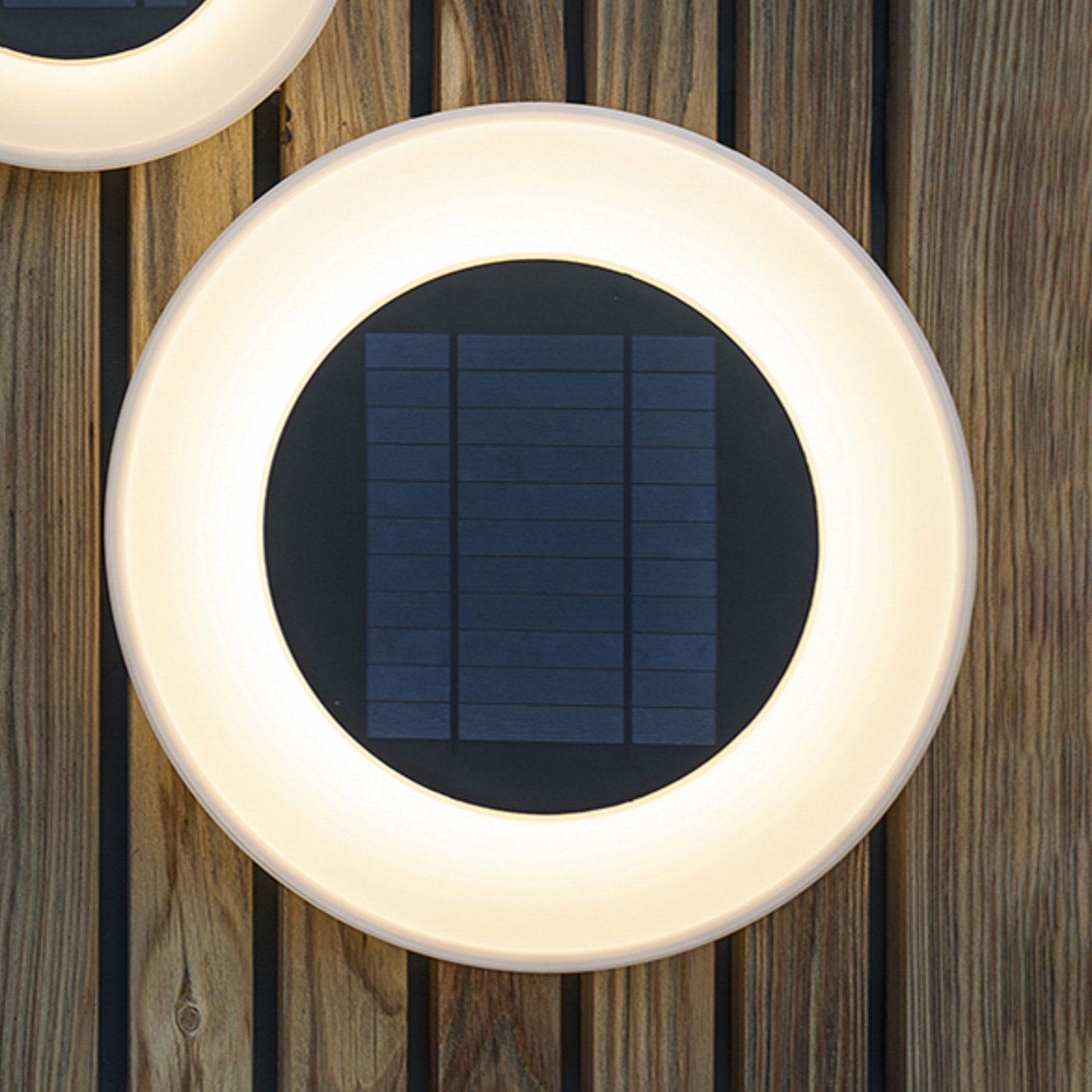 Newgarden Wally solárne nástenné LED, Ø 39 cm