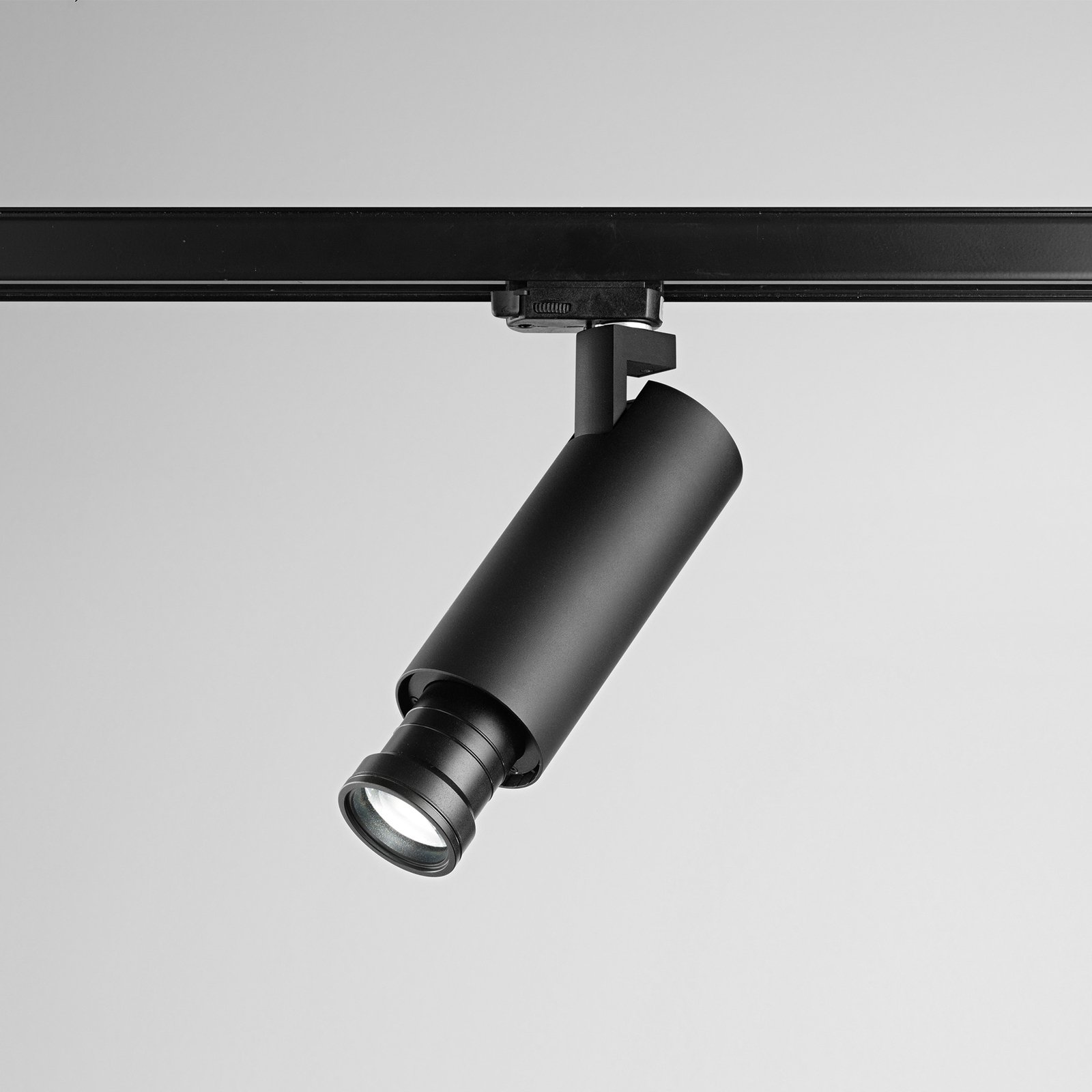 EGG DLS track spotlight Kelly, 15 - 90° beam angle
