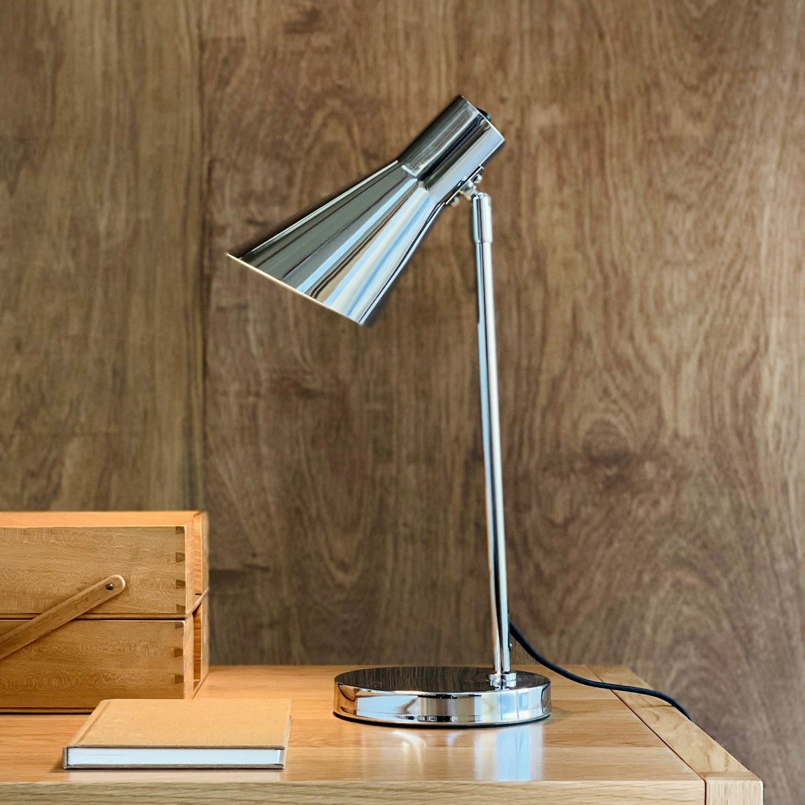 Dyberg Larsen lampada da tavolo DL12, cromata, altezza 44,5 cm, metallo