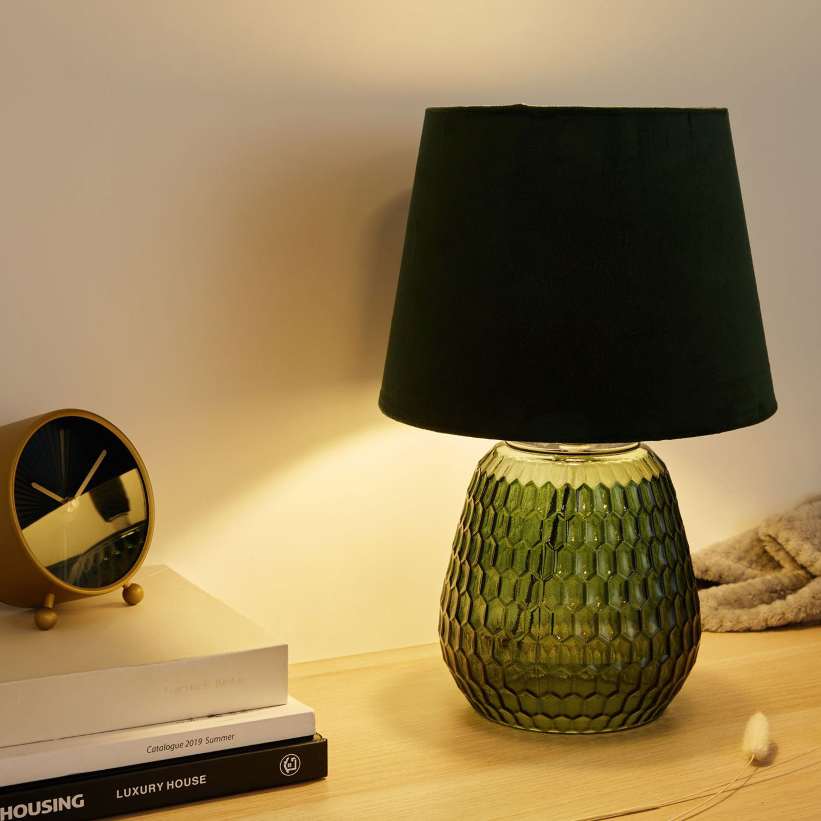 Pauleen Crystal Velours bordlampe med glasfod