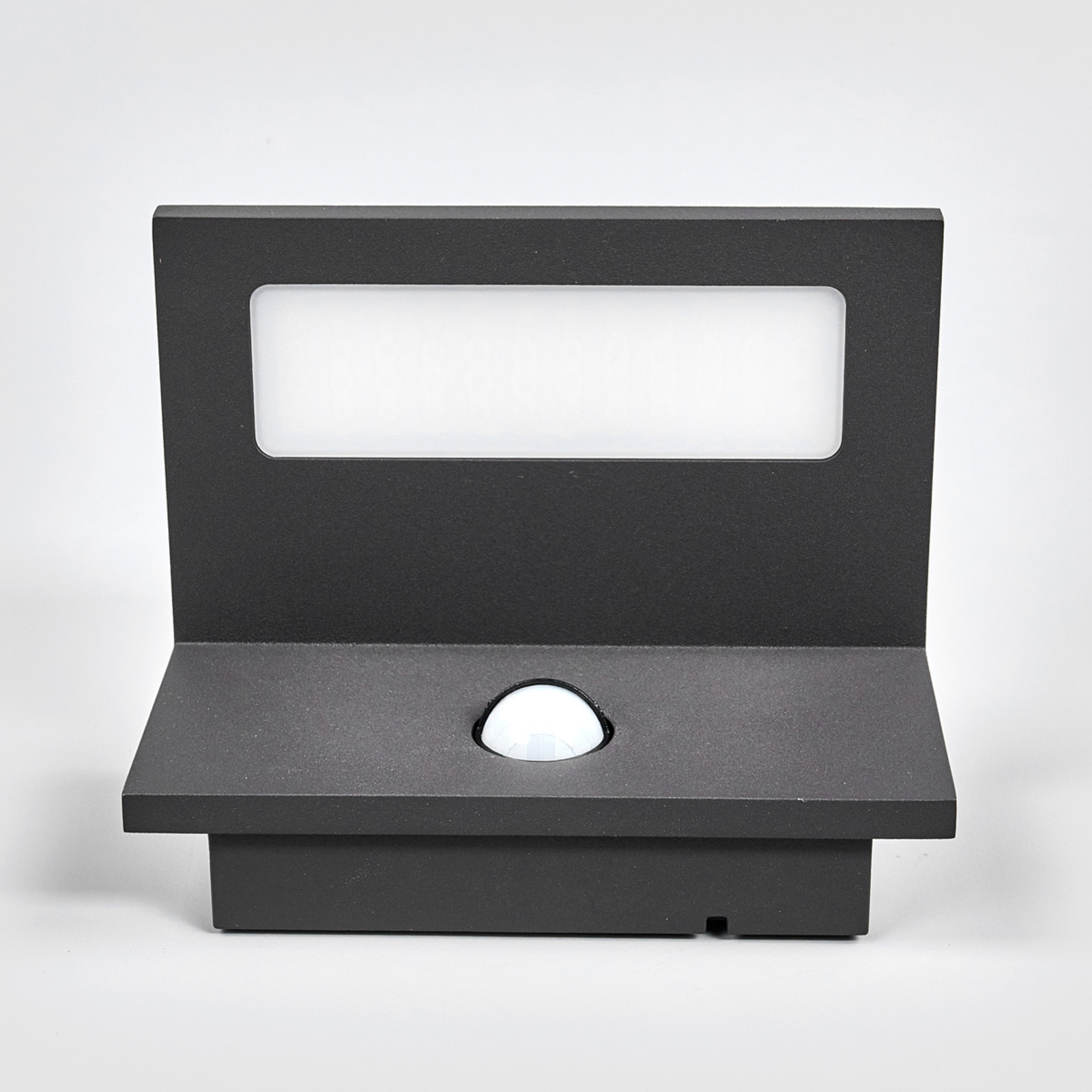 Darina LED OutdoorWall Lamp w/Sensor Graphite - Lucande