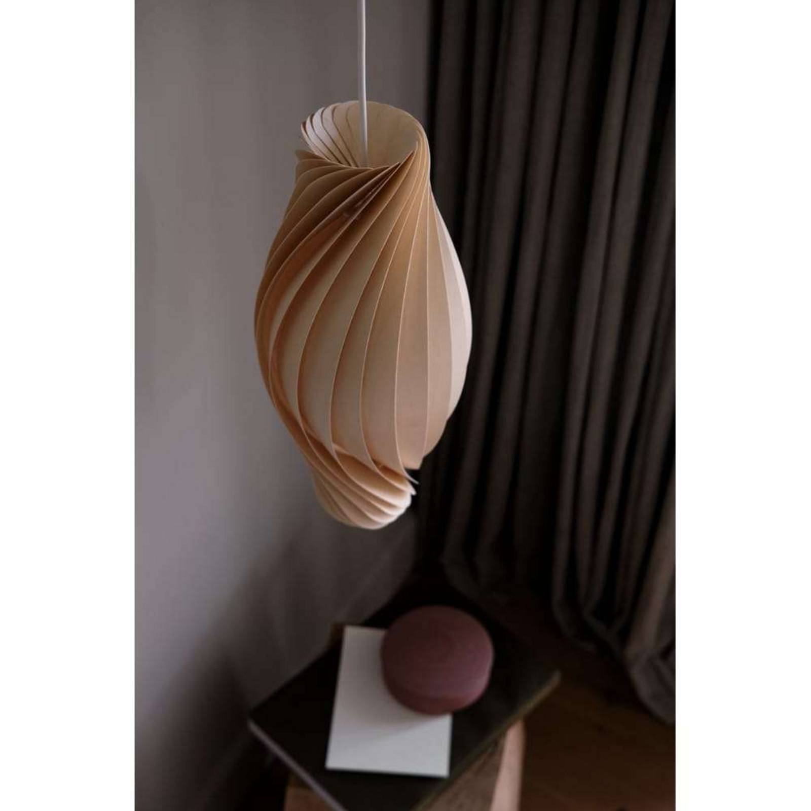 Żyrandol Tom Rossau nr 111, wysokość 43 cm, drewno brzozowe, E14