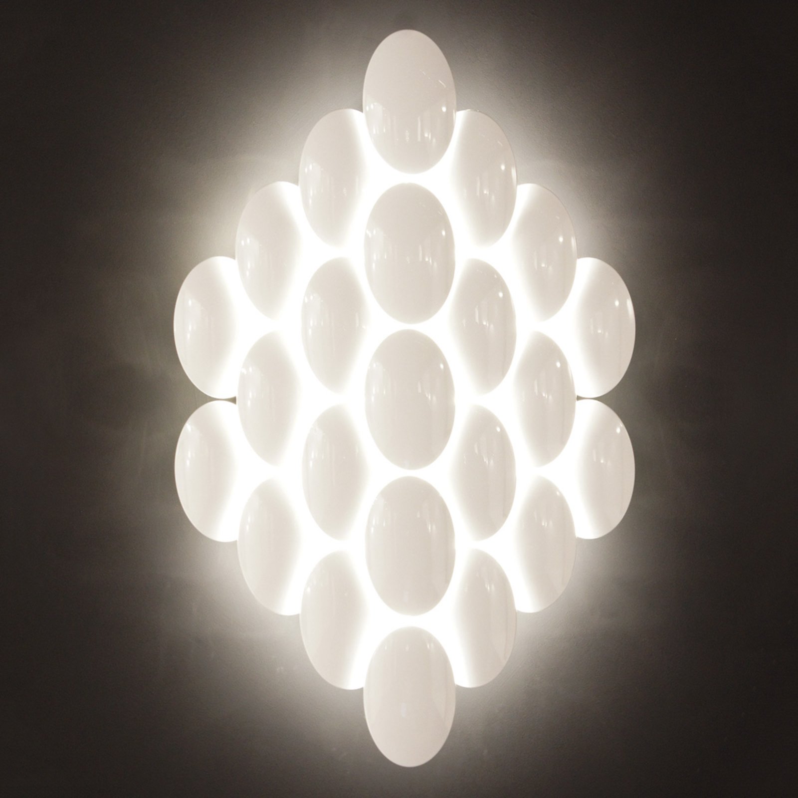 Milan Decorative LED wall light Obolo dimmable - 16-bulb, for Living / Dining Room, aluminium, plastic, 4 W, energy efficiency: A+, W: 48.8 cm, H: 75.3 cm