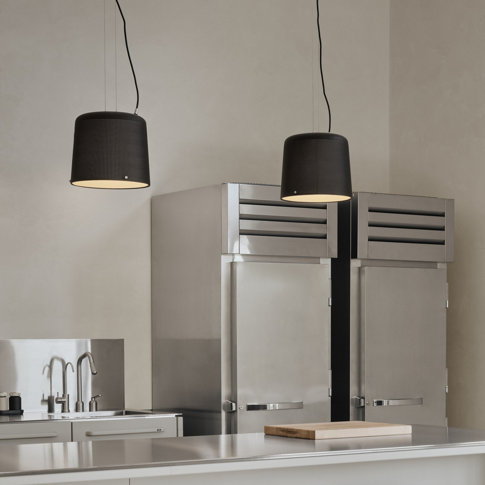 Vipp528 Pendelleuchte Small Schwarz - Vipp
