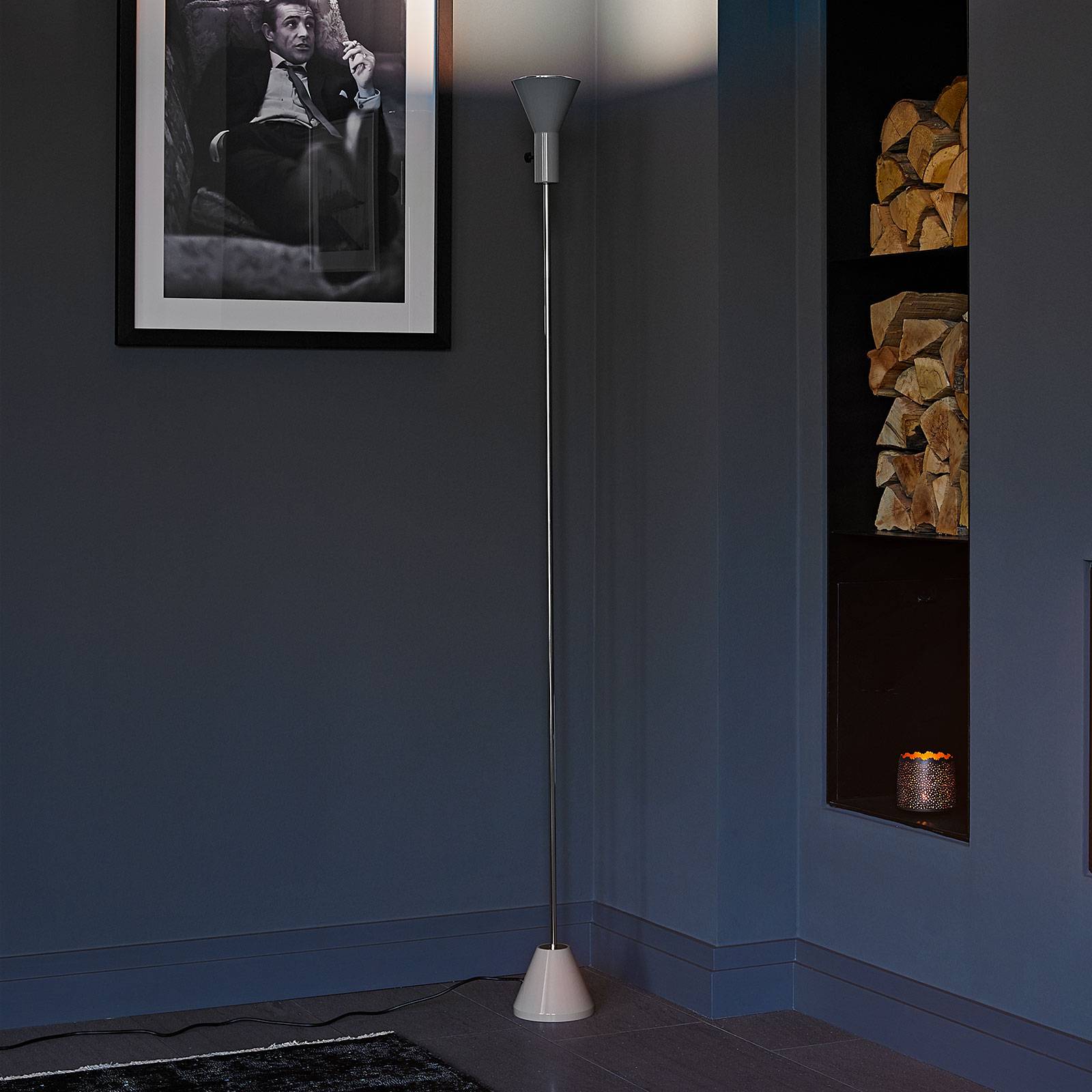 Lampa stojąca LED Gru z wbudowanym ściemniaczem