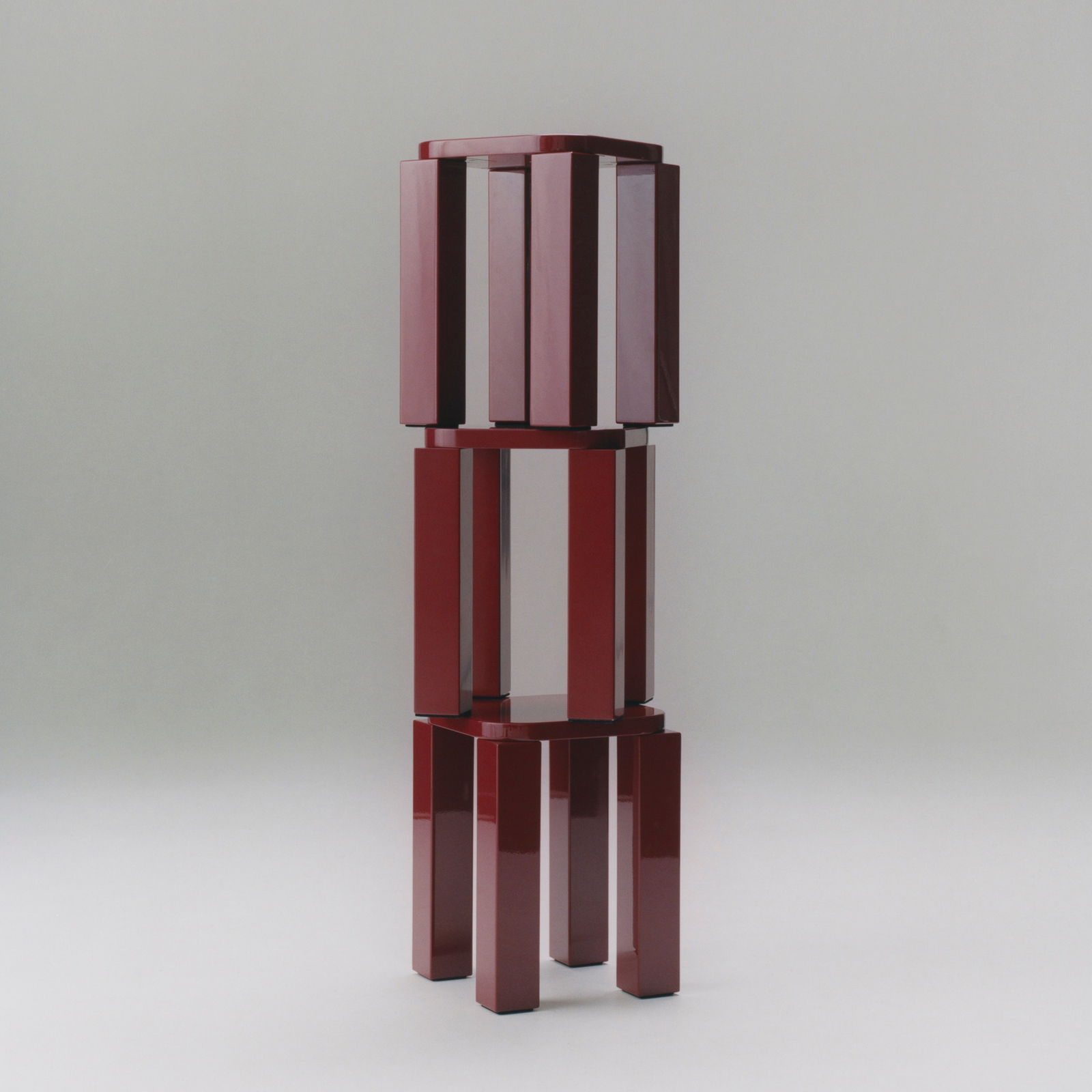 Atlas Hocker, dunkelrot, Länge 32 cm, Holz - New Works