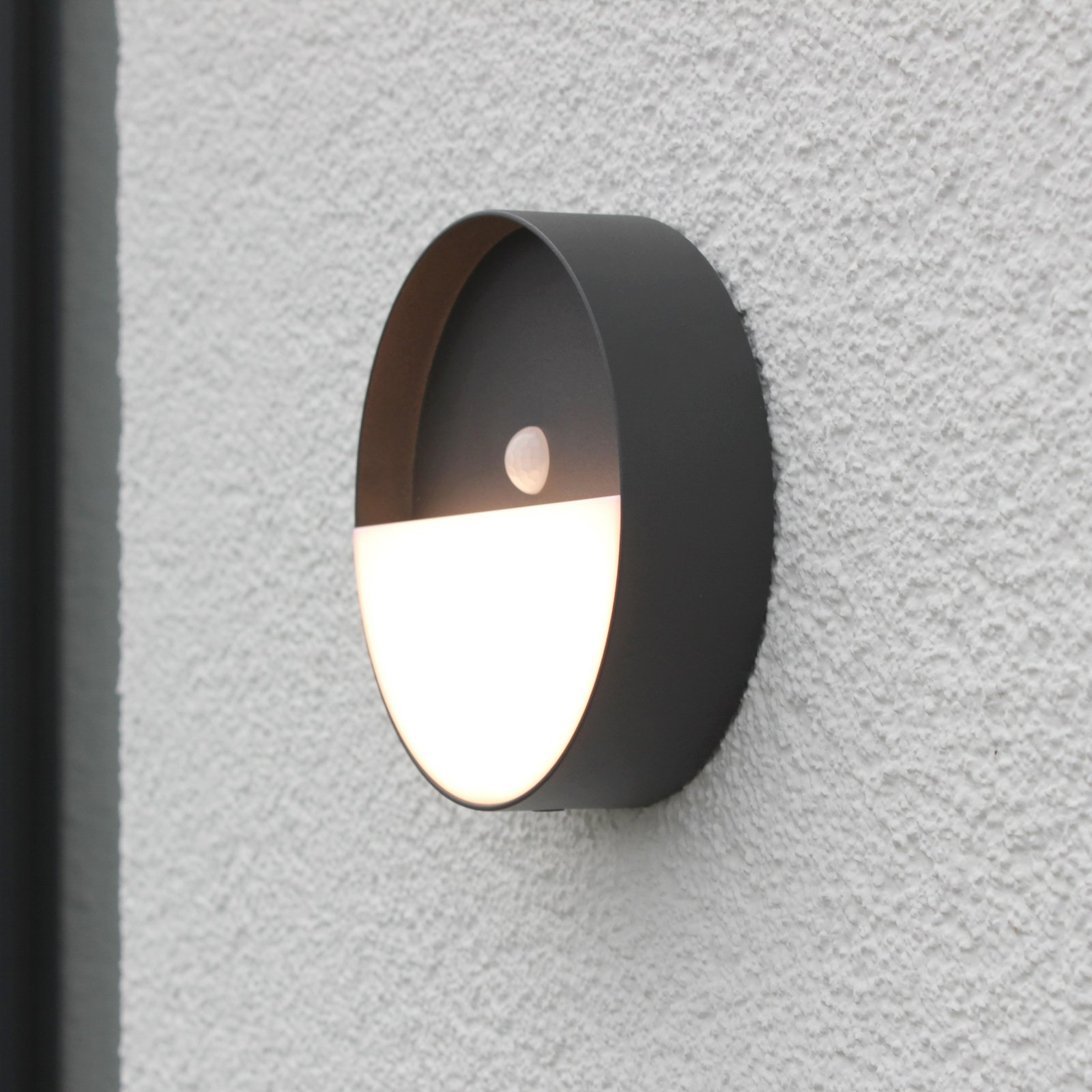 LED outdoor wall light Meg, anthracite, Ø 15 cm, sensor