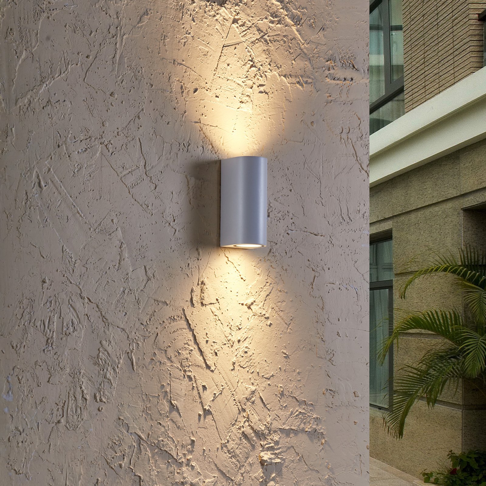 Prios outdoor wall light Tetje, white, round, 16 cm