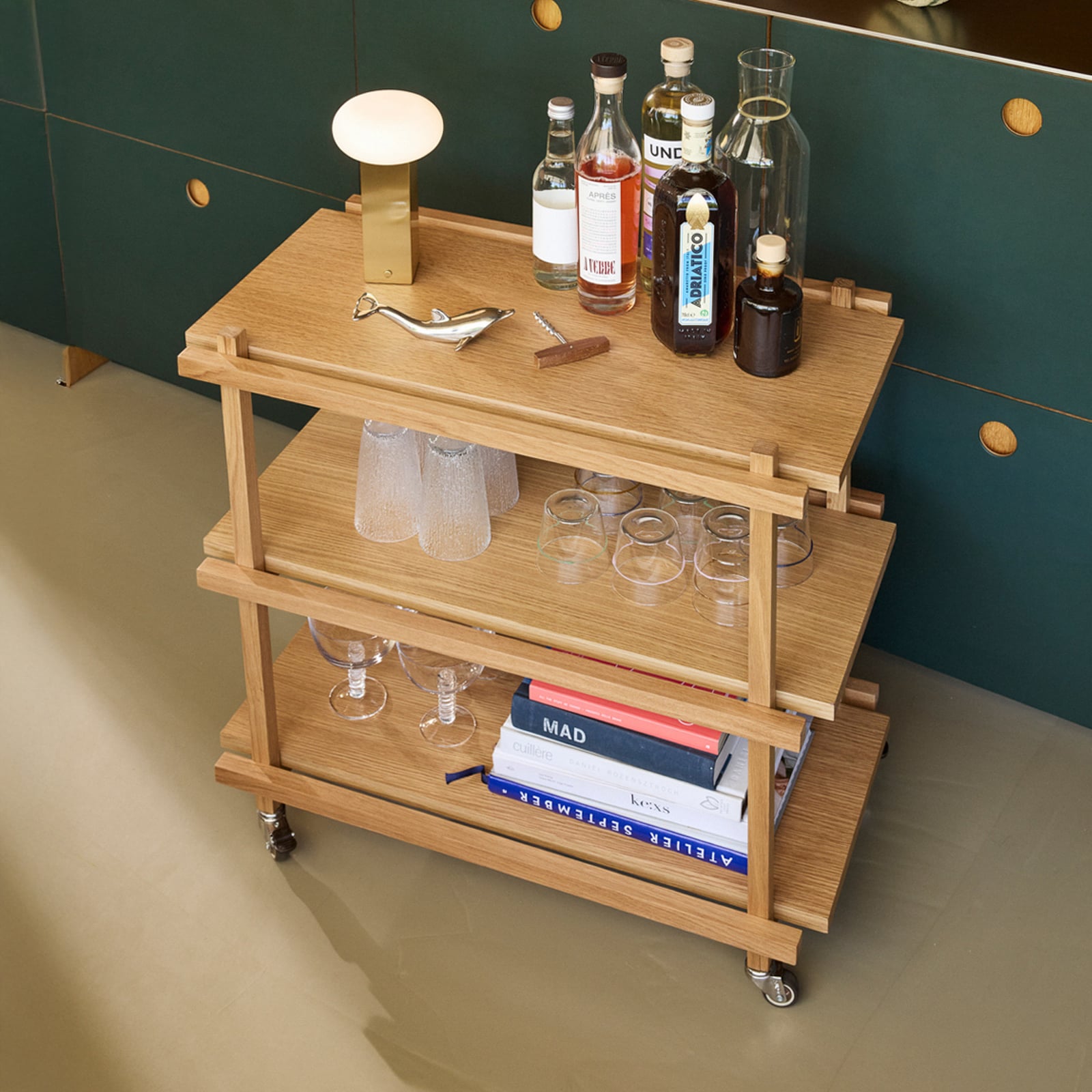 Carrello da portata Crayon in frassino, altezza 70 cm - Hübsch