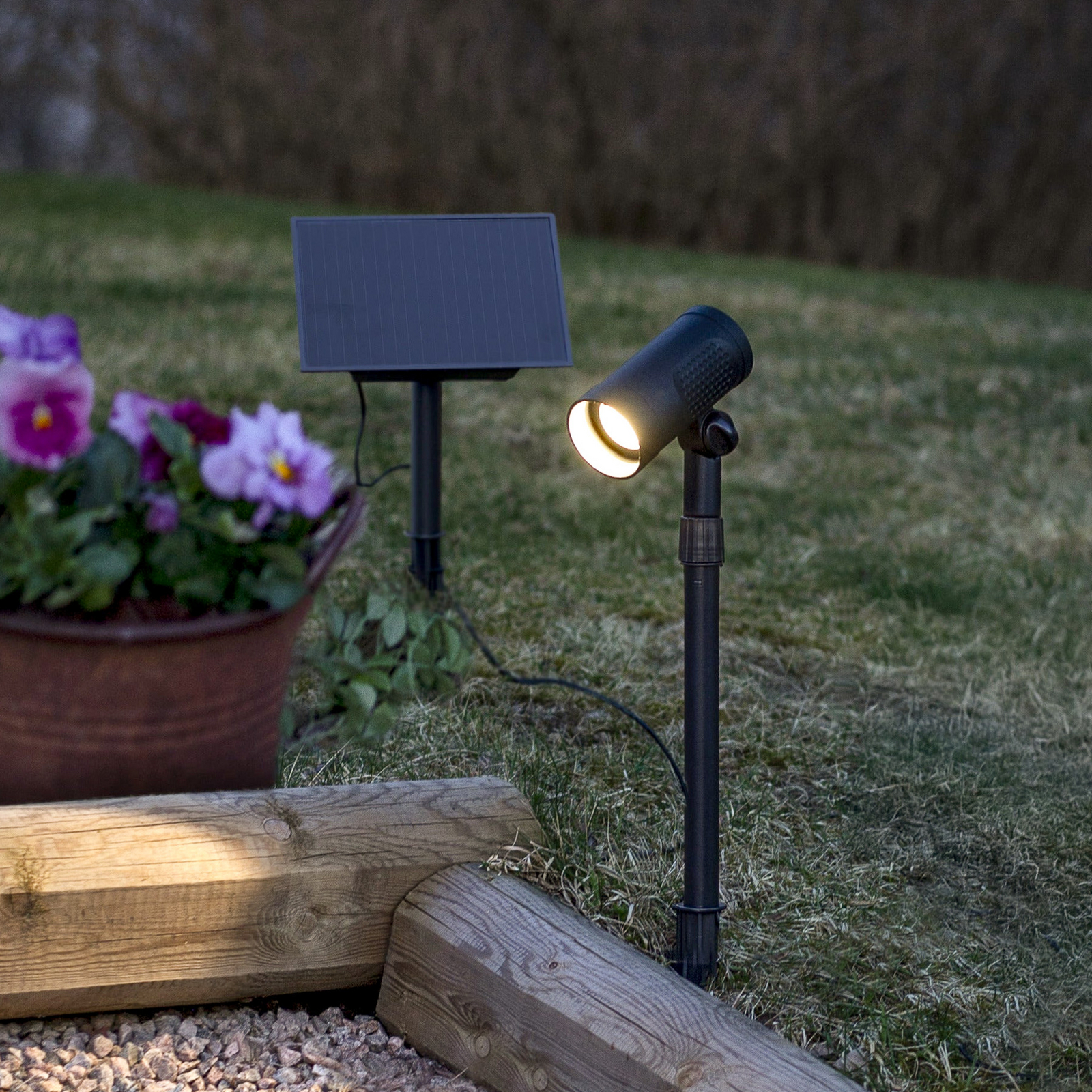 LED-zonne-spot Powerspot 53 cm, 250 lm, zwart, grondpen LED-zonne-spot Powerspot 53 cm, 250 lm, zwart, grondpen