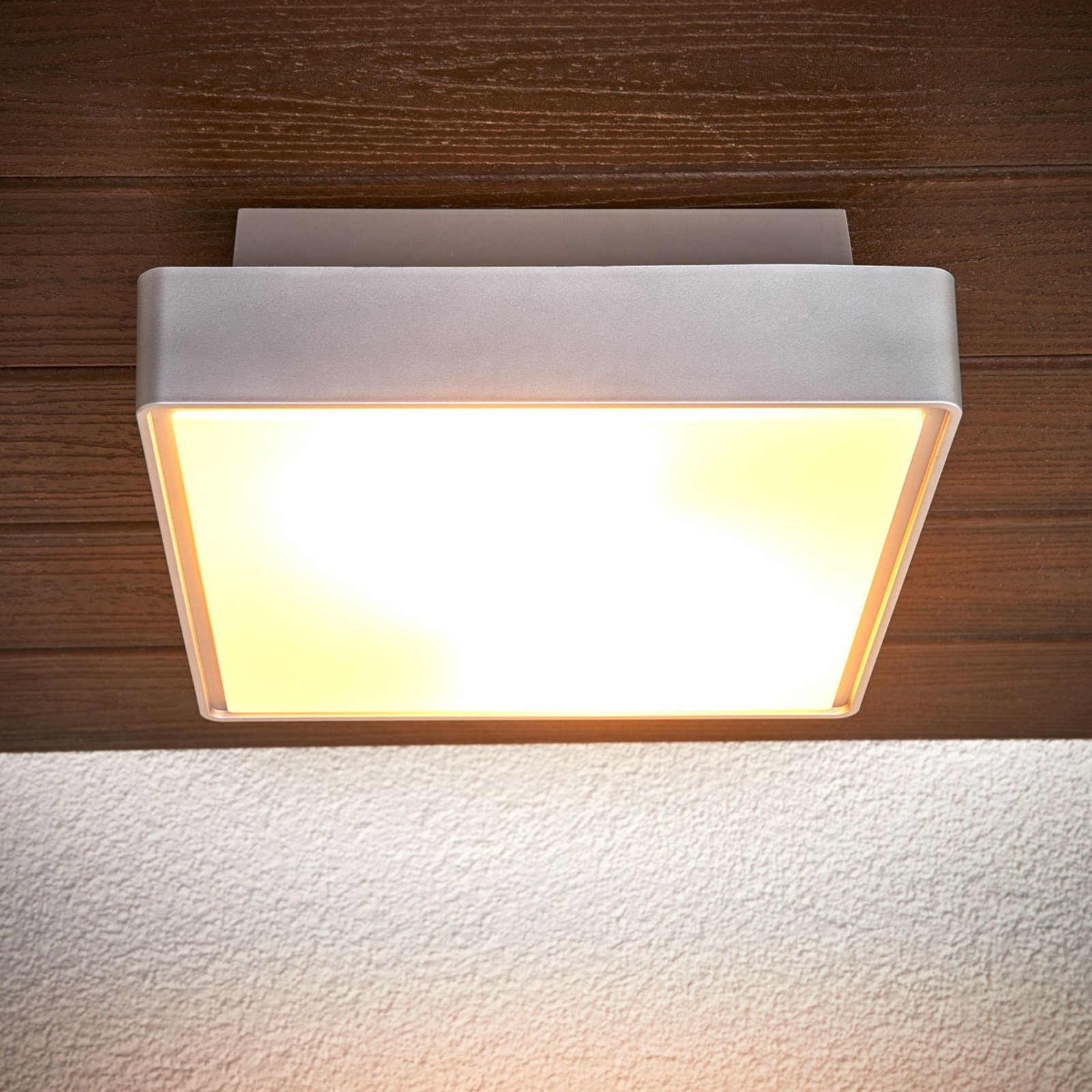 KÖSSEL - preprosta zunanja stropna svetilka