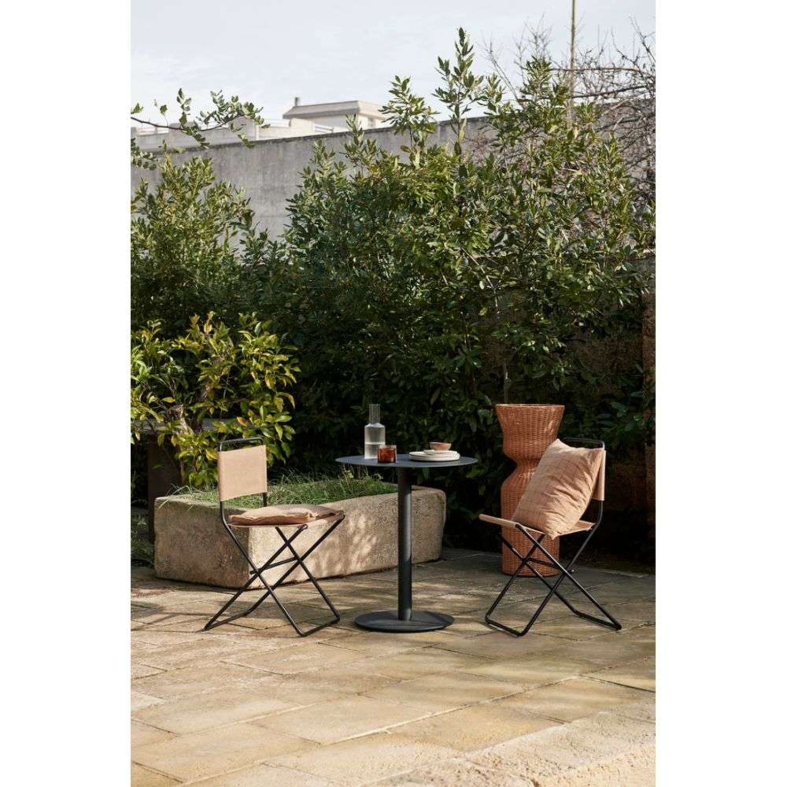 Pond Café Table Black - ferm LIVING