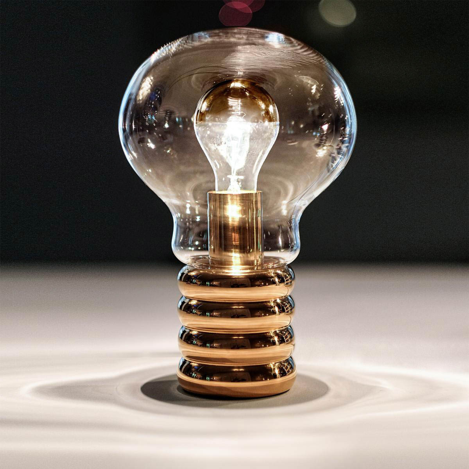 Ingo Maurer Bulb Brass LED stolní lampa, mosaz