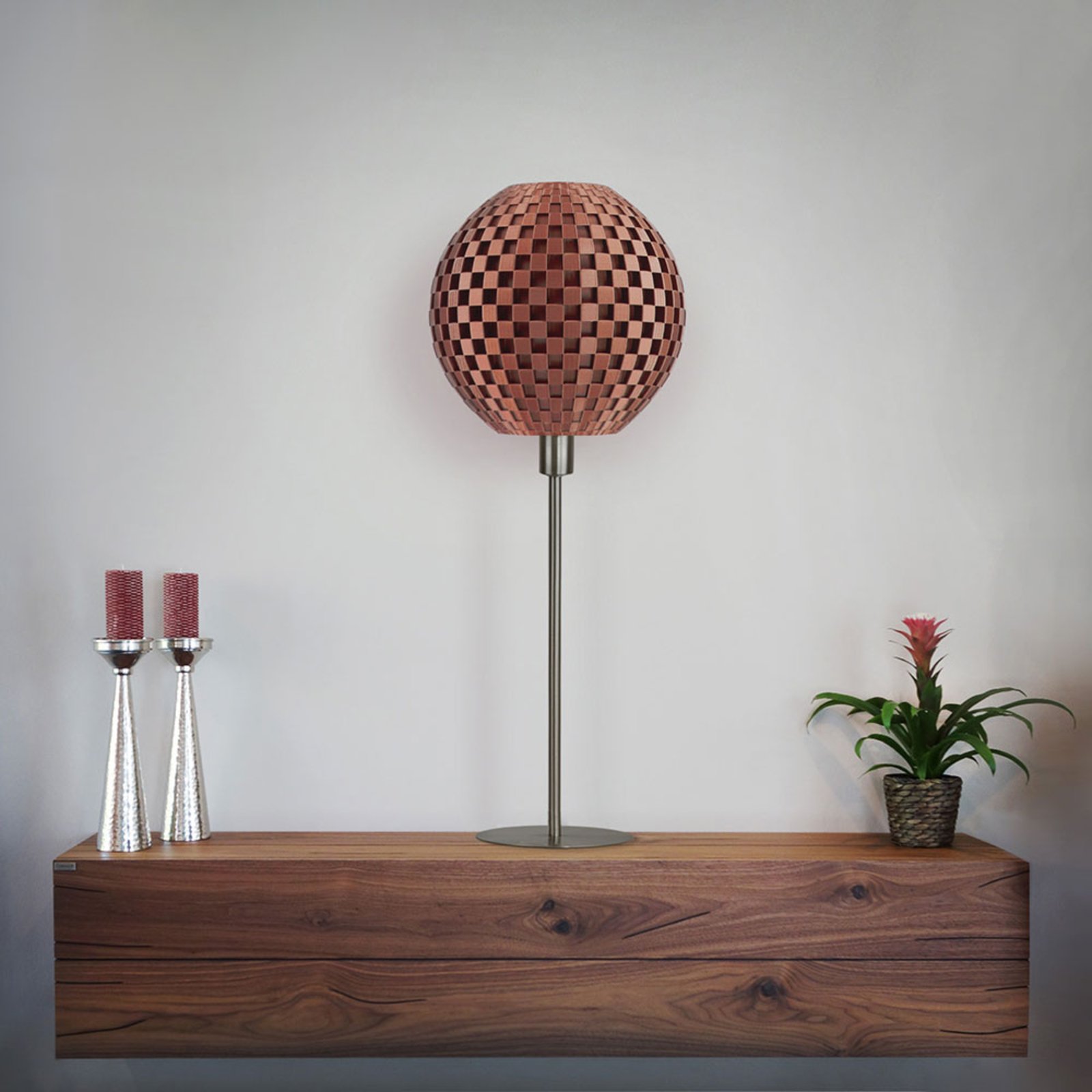 Candeeiro de mesa em vime com globo e base, cobre