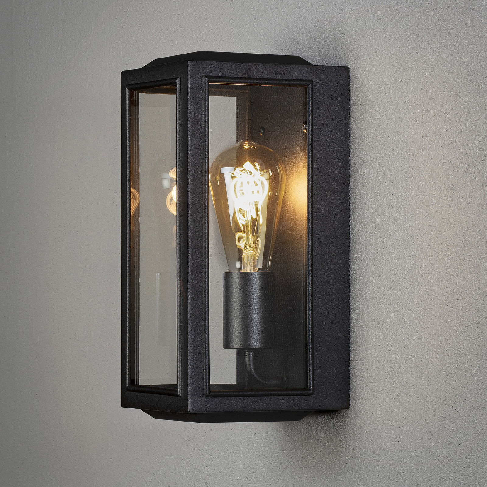 Carpi outdoor wall light, black, 12.5 x 30 cm