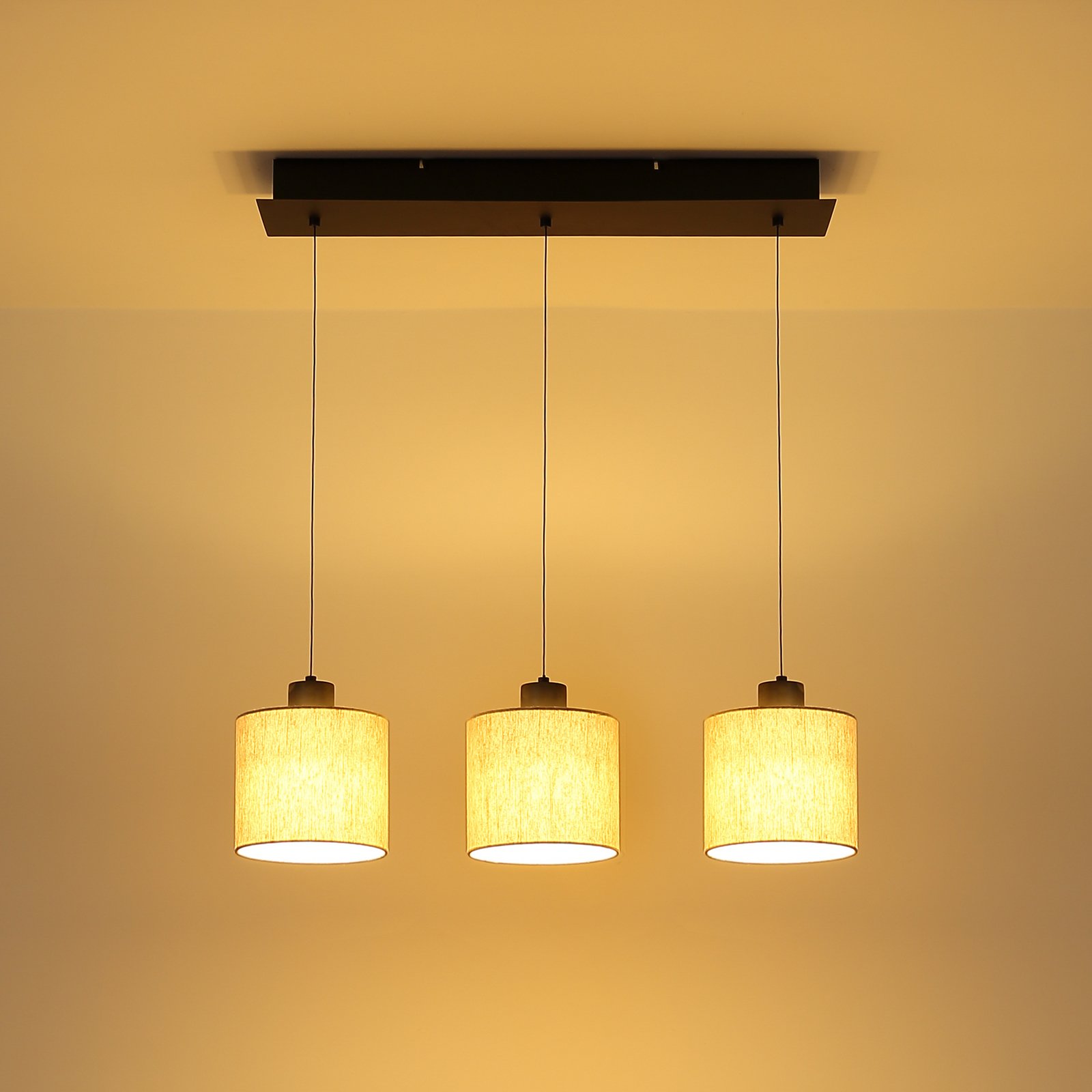 LED pakabinama lempa „Thea“, ilgis 74 cm, 3 lemputės, kreminė/matinė juoda LED pakabinama lempa „Thea“, ilgis 74 cm, 3 lemputės, kreminė/matinė juoda