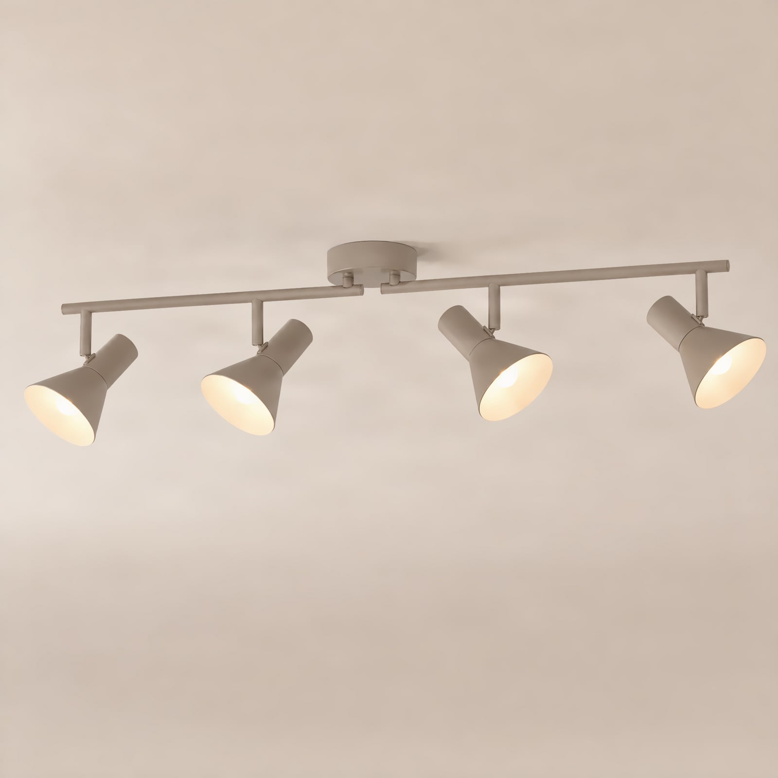 Milia-kattokohdevalo, beige, E14, 4-lamppuinen, 79 cm, metalli – NOLA Milia-kattokohdevalo, beige, E14, 4-lamppuinen, 79 cm, metalli – NOLA