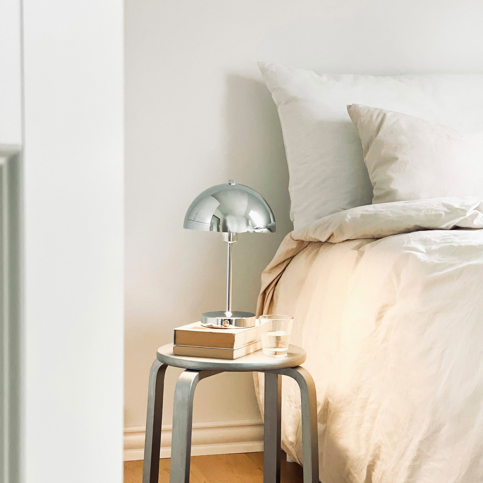 Dyberg Larsen oplaadbare LED tafellamp Stockholm, chroom
