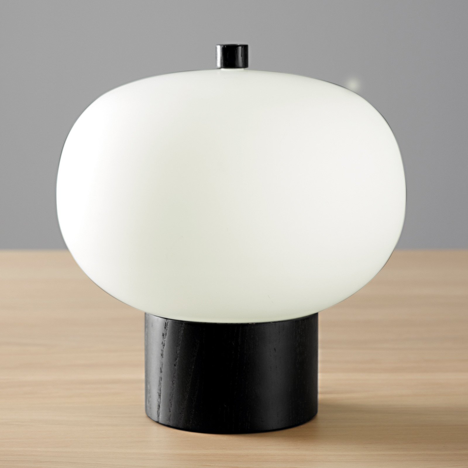 LEDS-C4 iLargi lampă masă LED Ø24cm frasin închis - Camera de zi / sufragerie - modern - frasin închis la culoare alb-opal - Sticlă