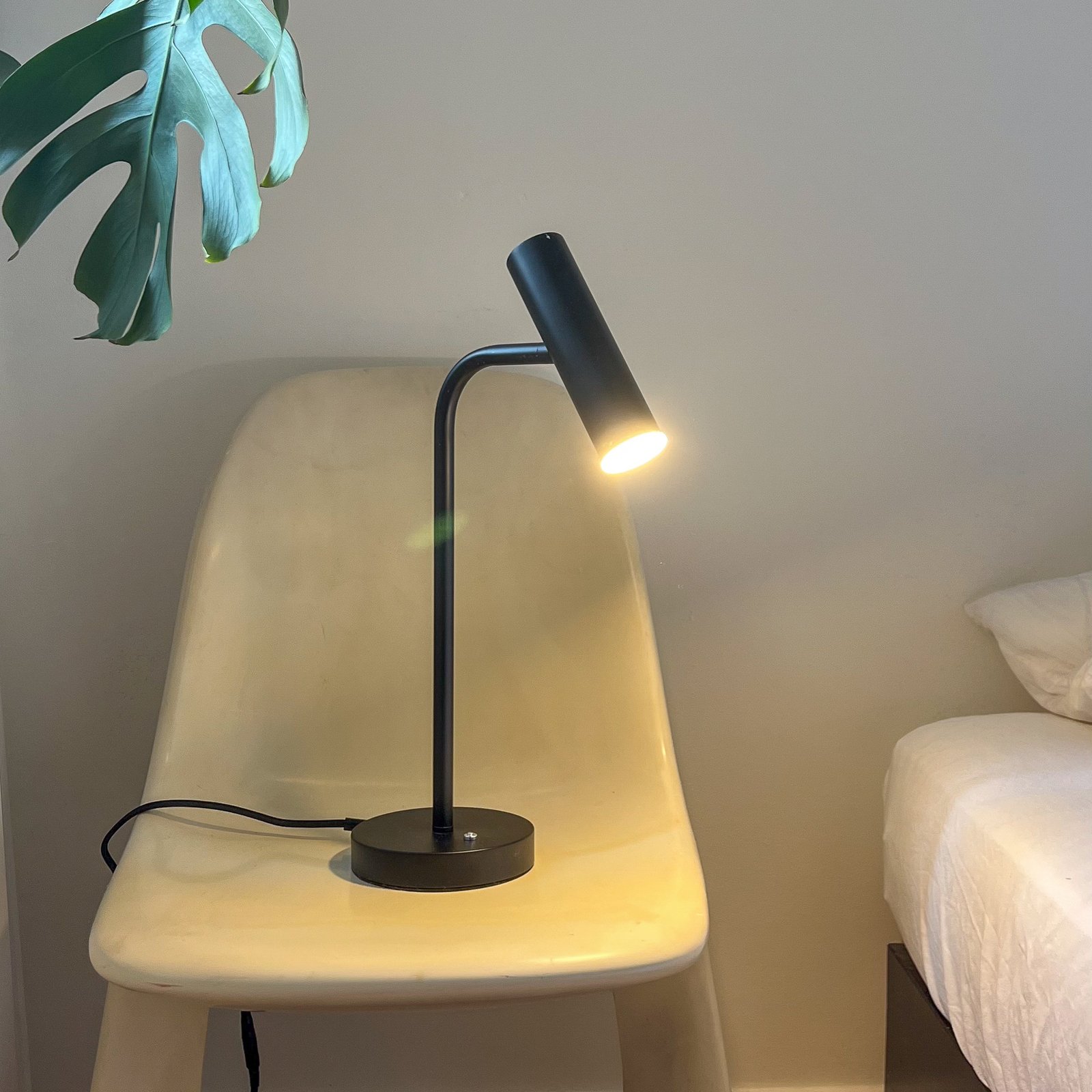 Schöner Wohnen Stina lámpara de mesa LED, negro