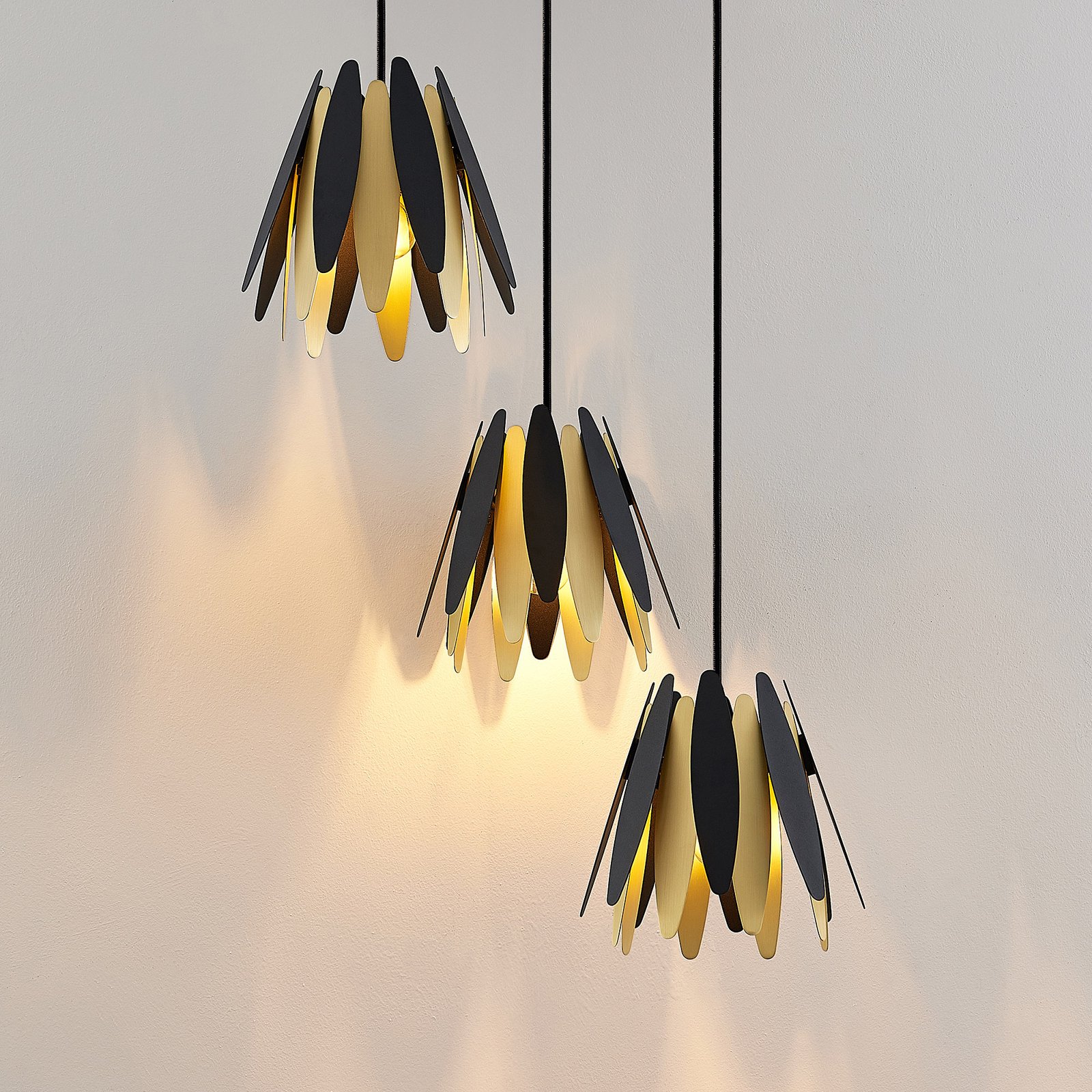 Lucande Lounit hanglamp, zwart-goud, 3-lamps