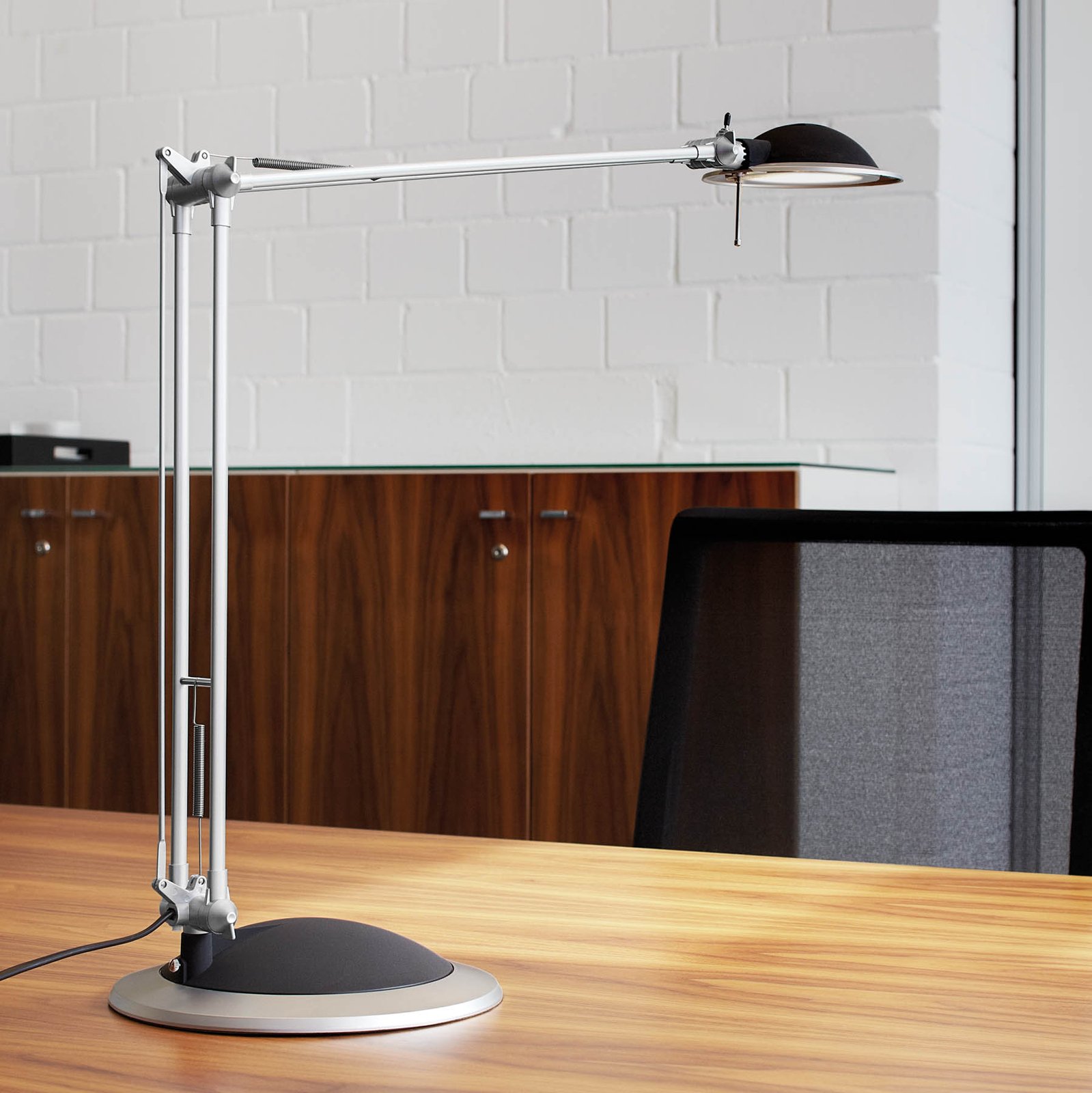 Energooszczędna lampa stołowa LED Business