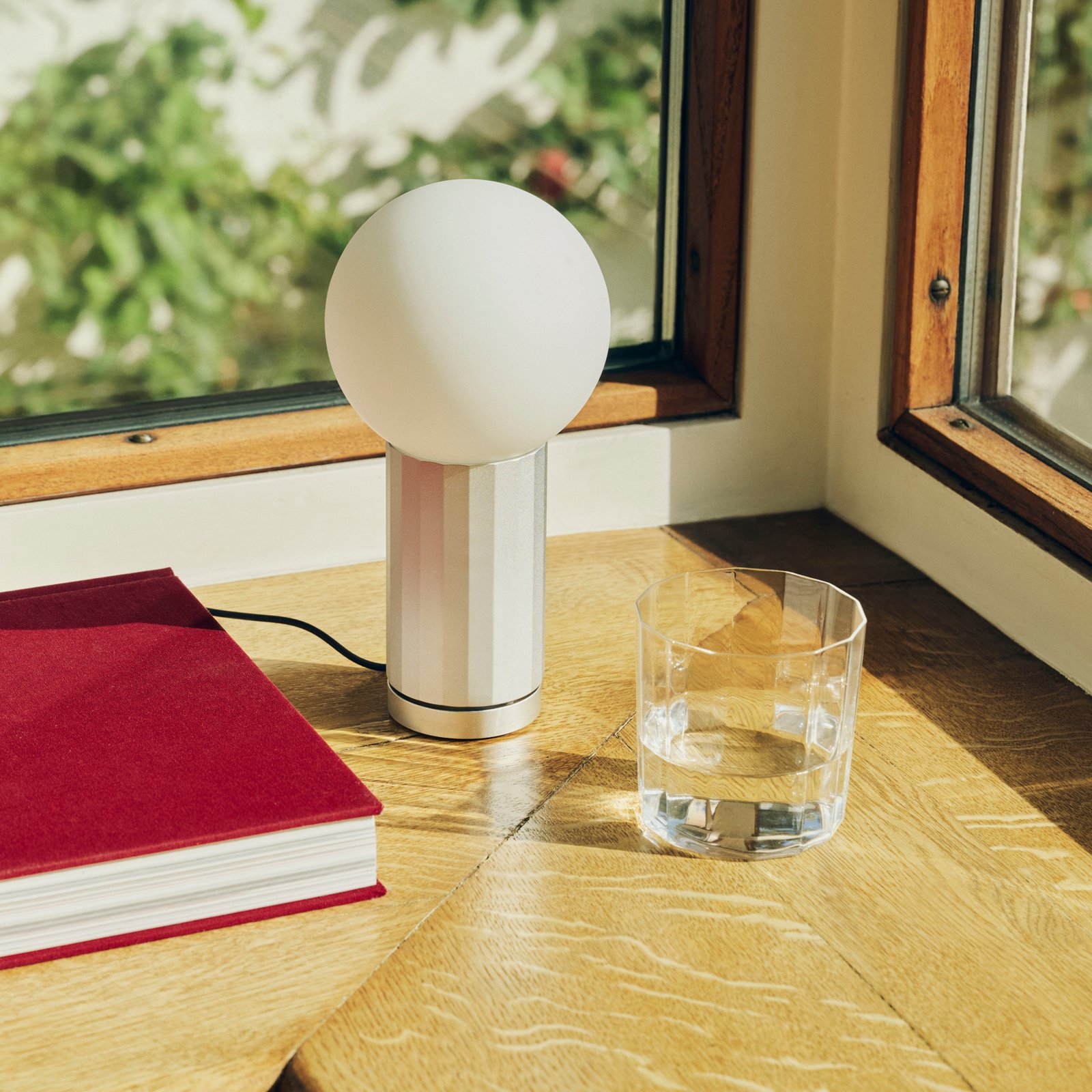 TURN ON LED-Tischlampe, aluminium, Höhe 20 cm, dimmbar - HAY