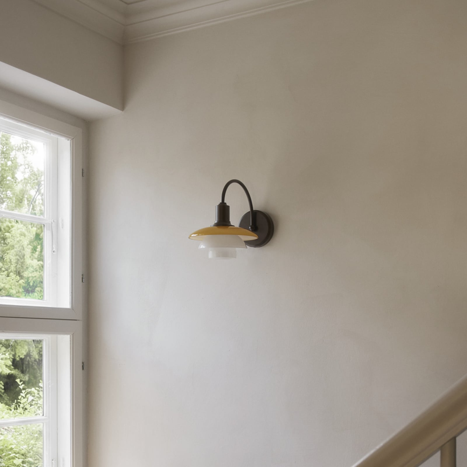 Louis Poulsen PH 2/2 wall lamp, projection 32 cm, amber/white Louis Poulsen PH 2/2 wall lamp, projection 32 cm, amber/white