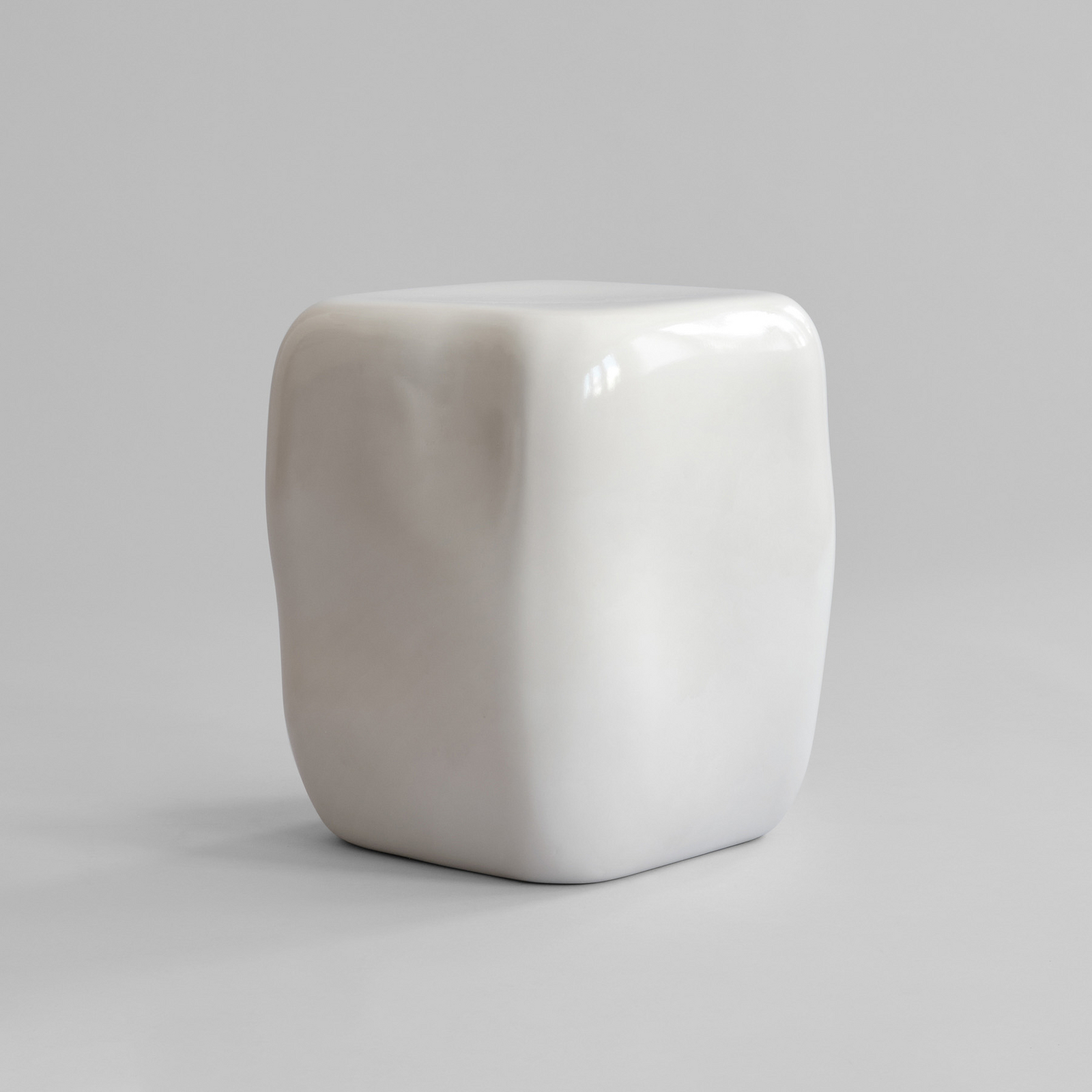 Stolik pomocniczy Ishi, biały, szerokość 31 cm, szkło – 101 Copenhagen