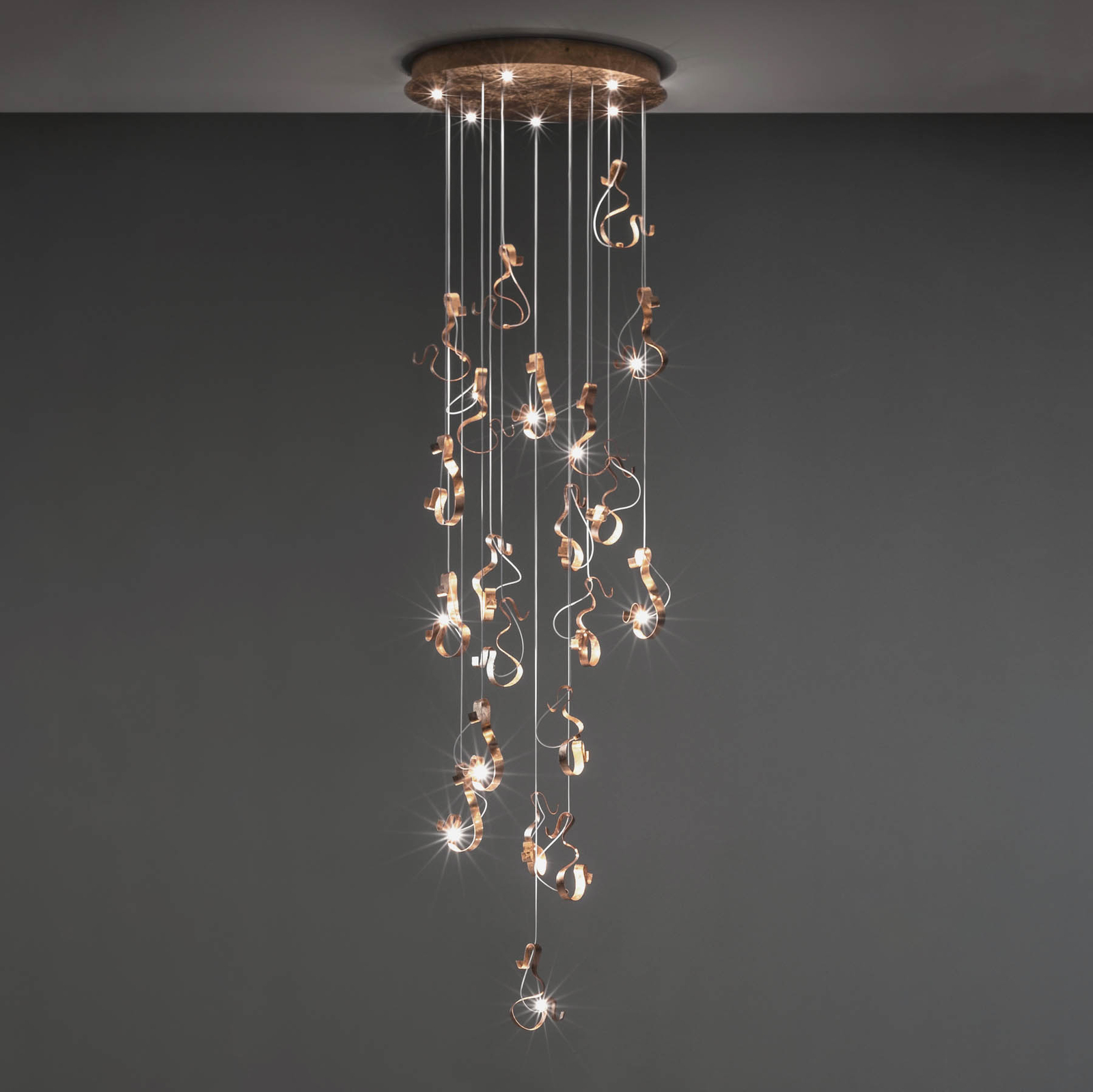 Knikerboker Curve LED-Hängeleuchte, 20fl, bronze
