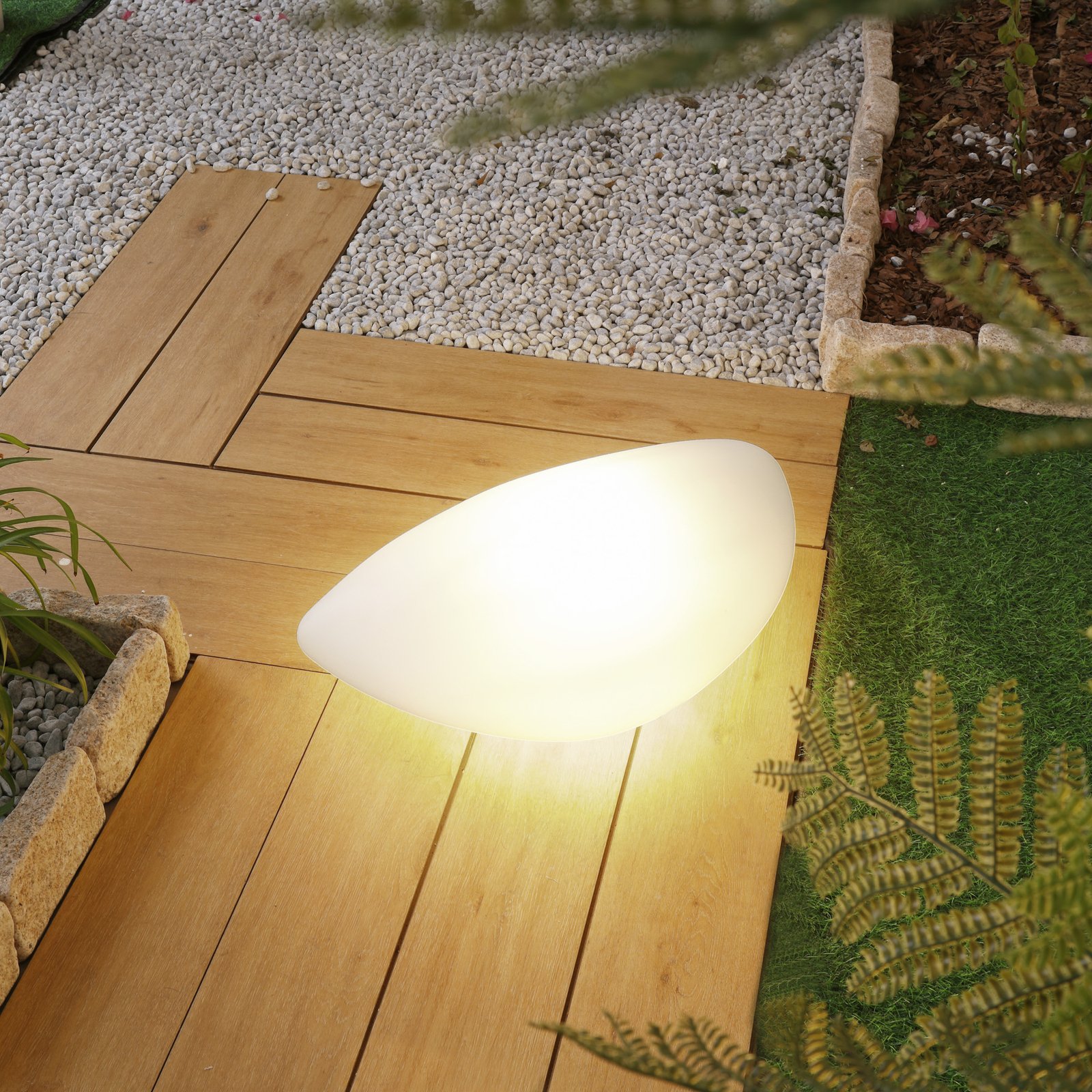 Lindby lampe de sol extérieure Arani, blanc, plastique, fiche