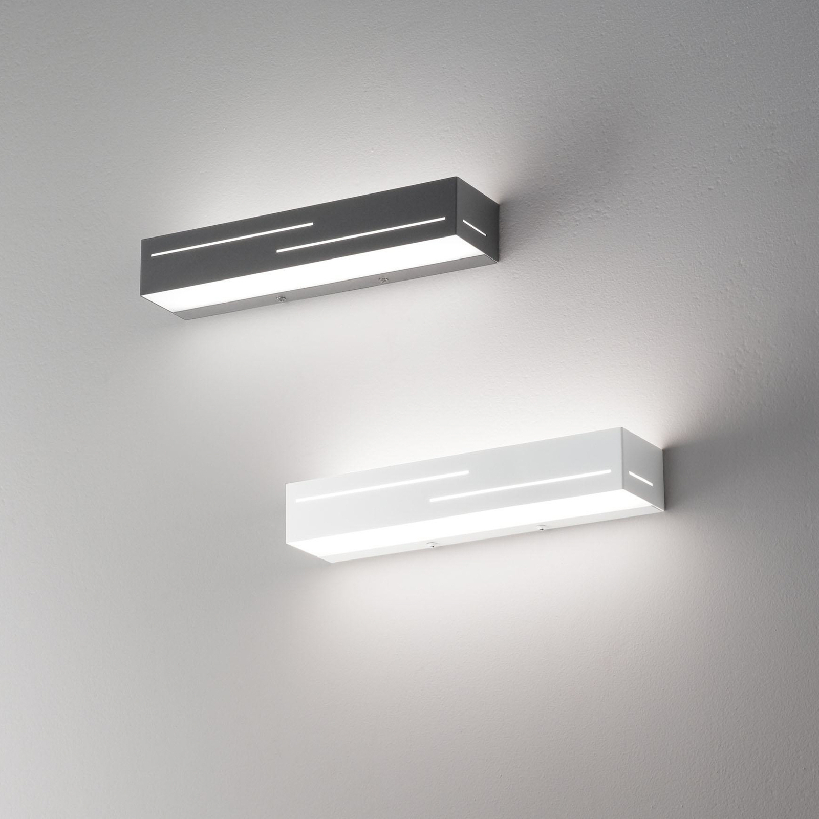 LED stenska svetilka Banny, antracit, širina 31 cm, Up- & Downlight