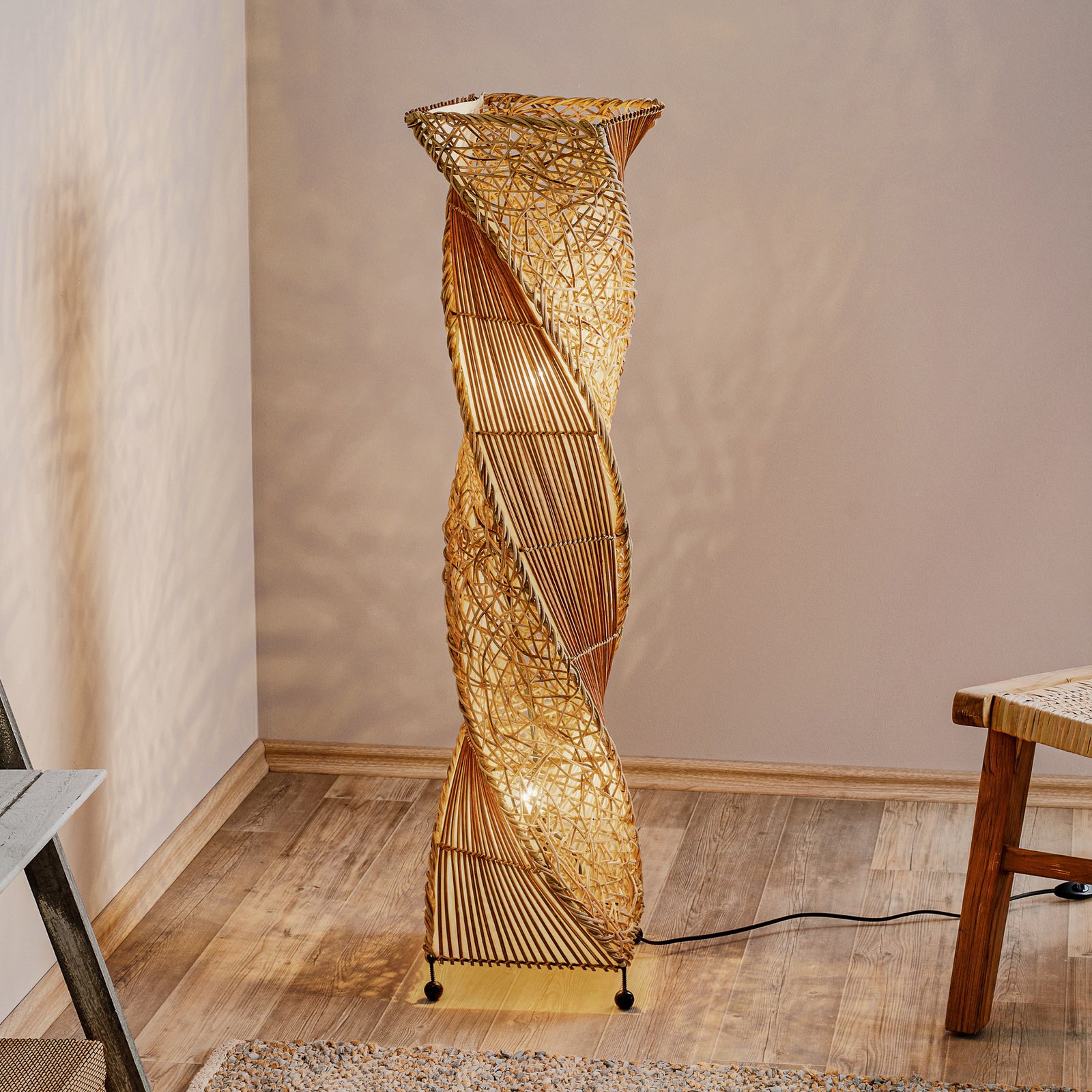 Marco floor lamp, twisted design, 100 cm