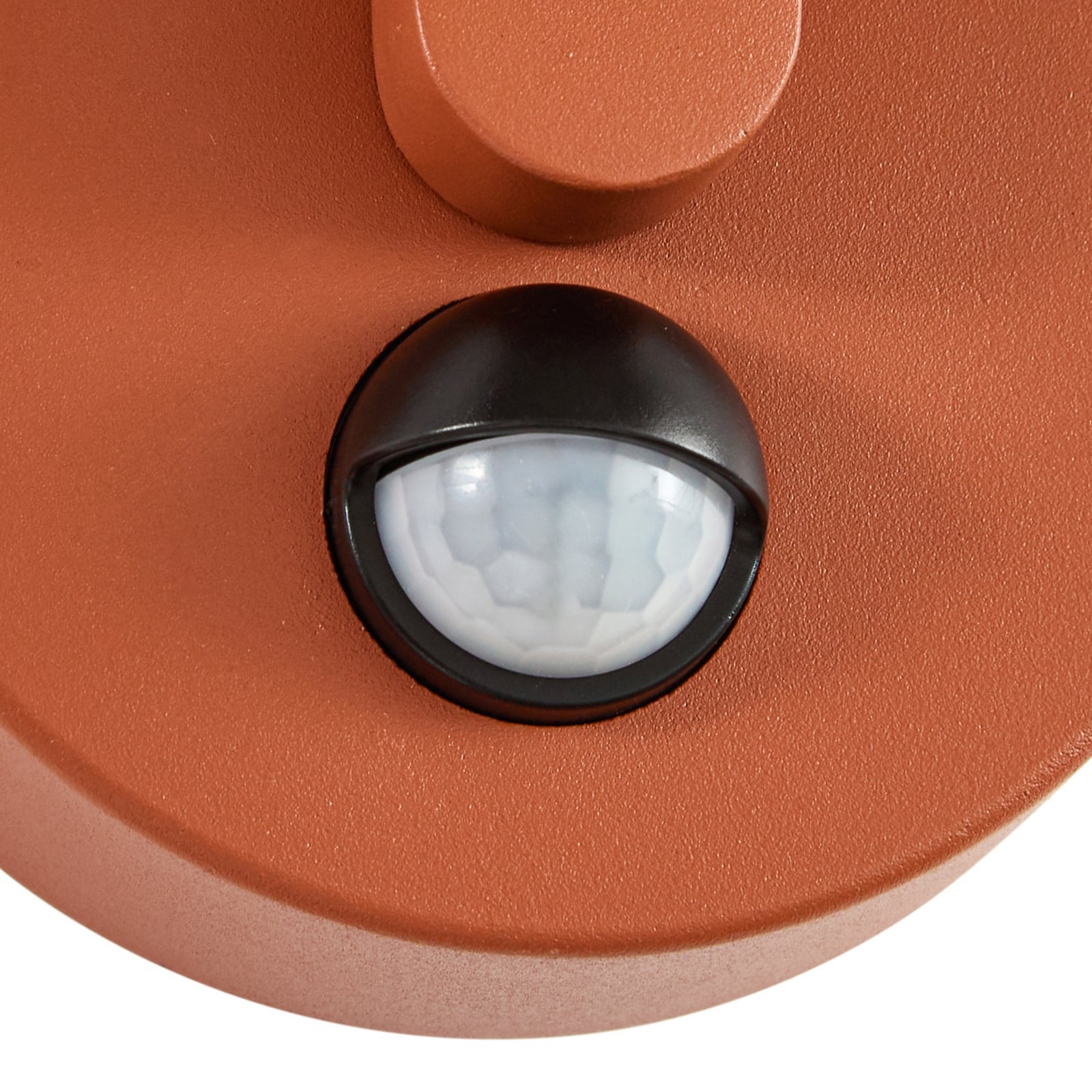 Lindby Capelo LED-ulkoseinälamppu, sävytetty, halkaisija 20 cm, liiketunnistin
