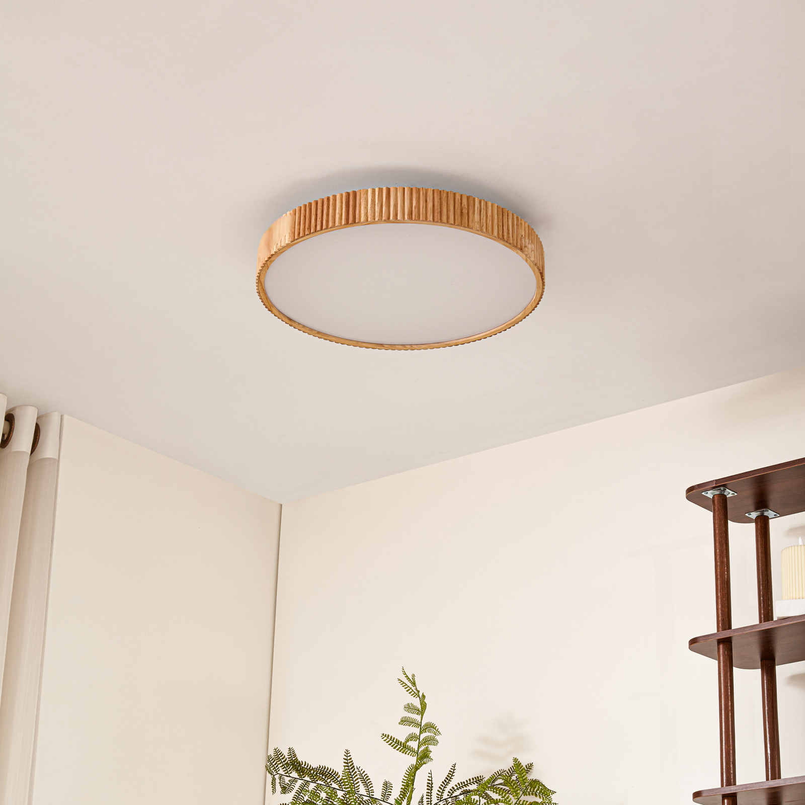 Lindby LED-Deckenleuchte Velua, weiß/holz hell, CCT, Ø 50 cm